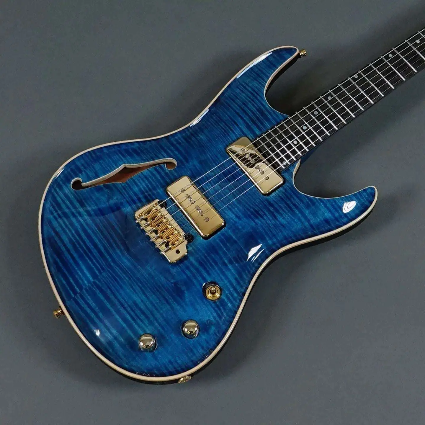 Valenti Nebula Carved Semi Hollow P90 Dark Blue - Image 10