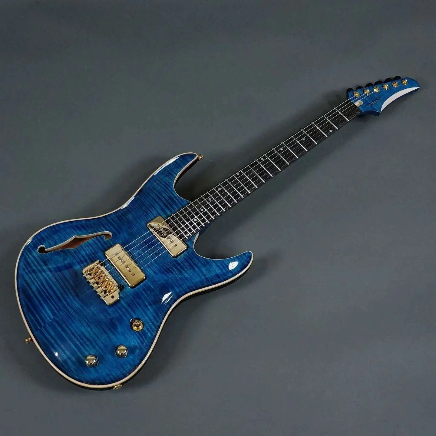 Valenti Nebula Carved Semi Hollow P90 Dark Blue - Image 12