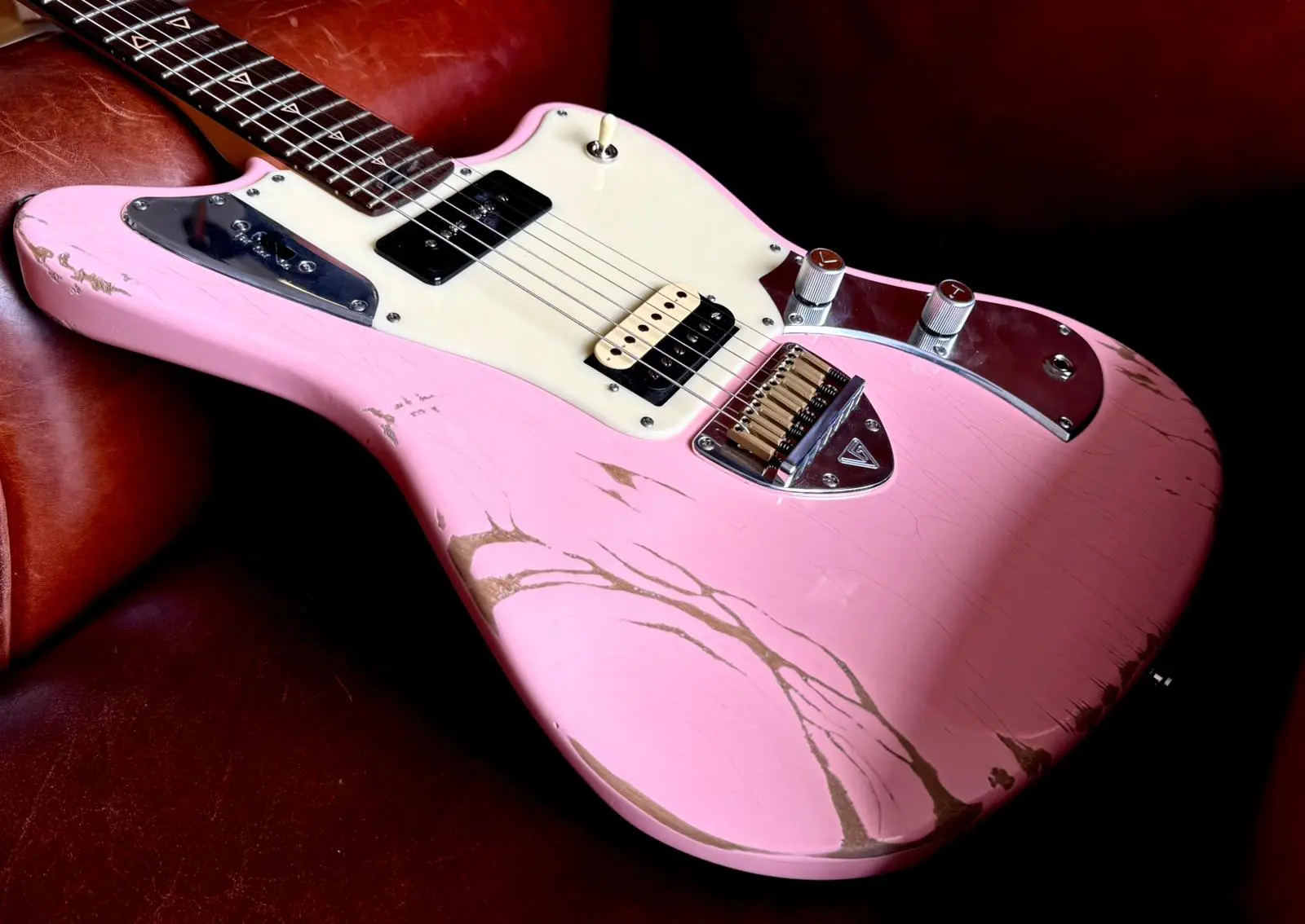 Valiant Jupiter Distressed Mola Pink - Image 2