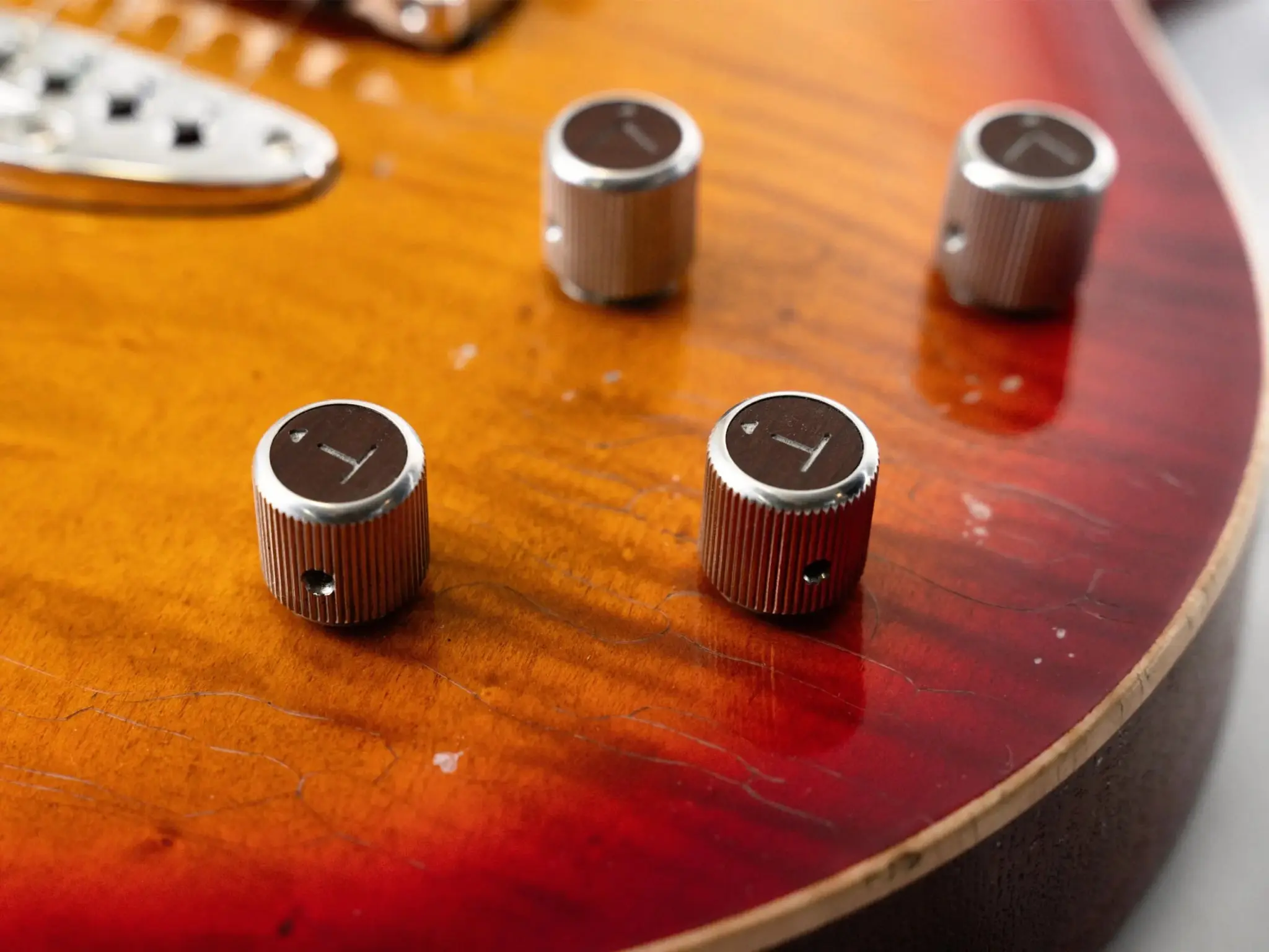 Valiant Smith Distressed Cherry Burst Electric Guitar - Image 3