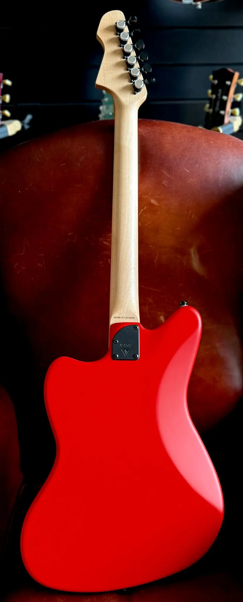 Valiant Jupiter Lipstick Red - Image 4