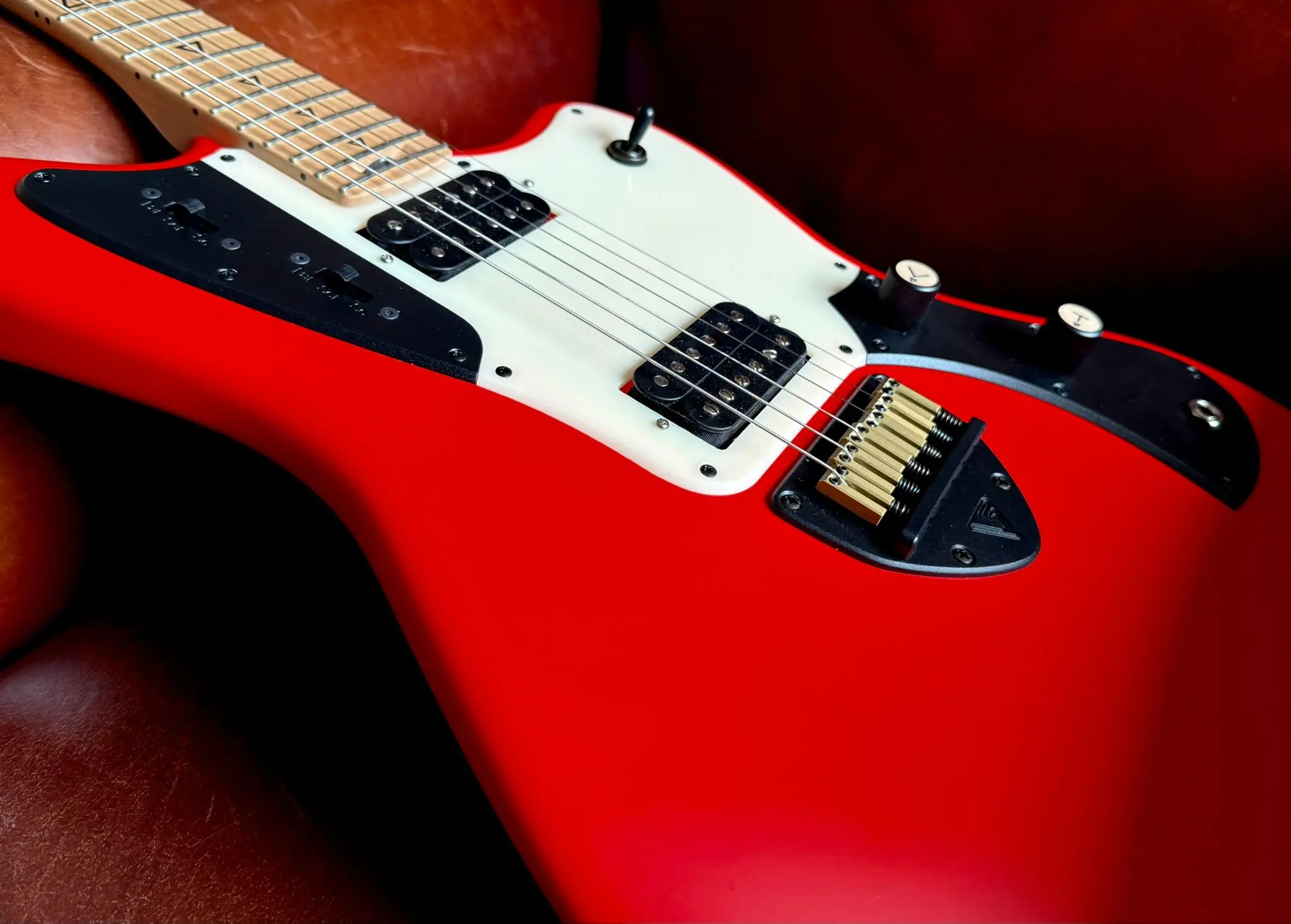 Valiant Jupiter Lipstick Red - Image 5