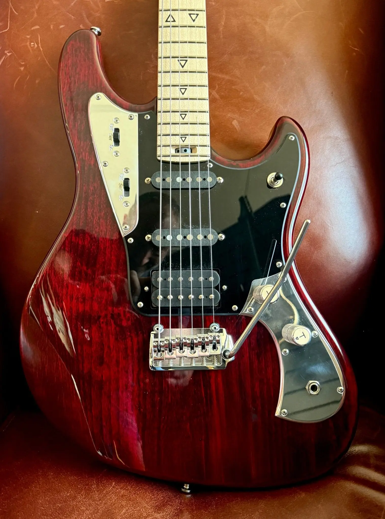 Valiant Mercury Burgundy Red w' 1 Piece Body & Stainless Steel Frets - Image 11