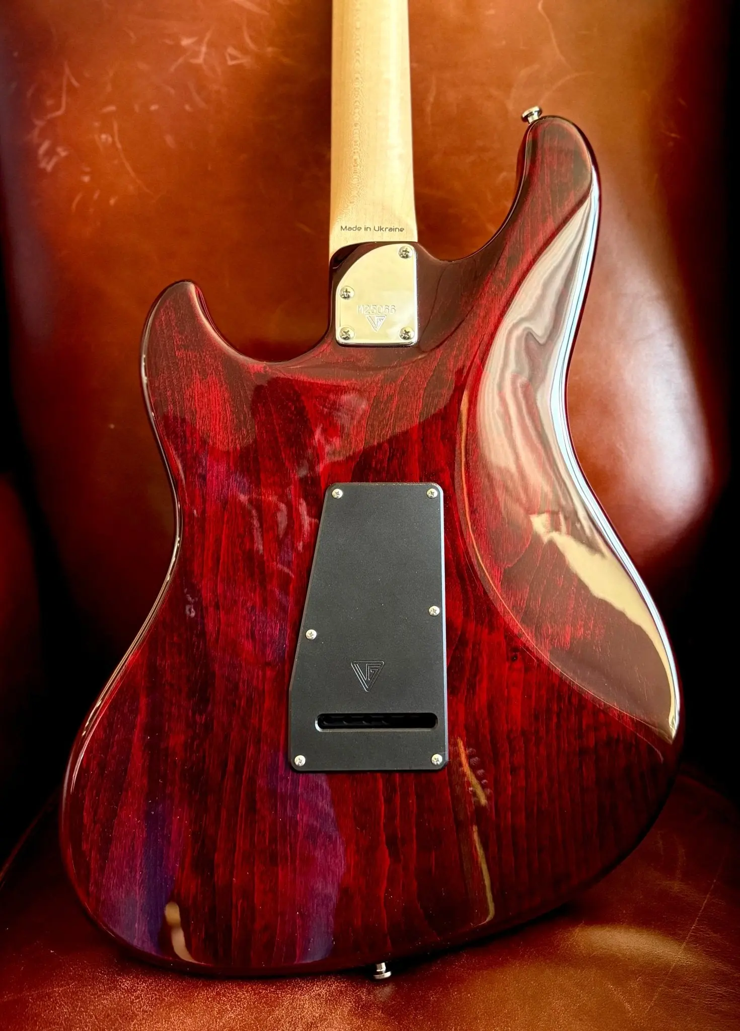 Valiant Mercury Burgundy Red w' 1 Piece Body & Stainless Steel Frets - Image 12