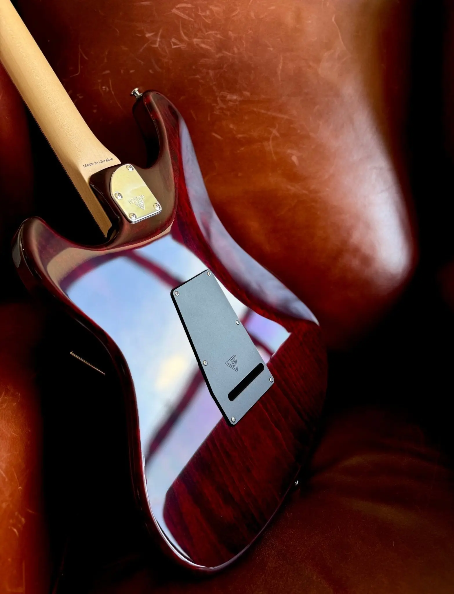 Valiant Mercury Burgundy Red w' 1 Piece Body & Stainless Steel Frets - Image 2