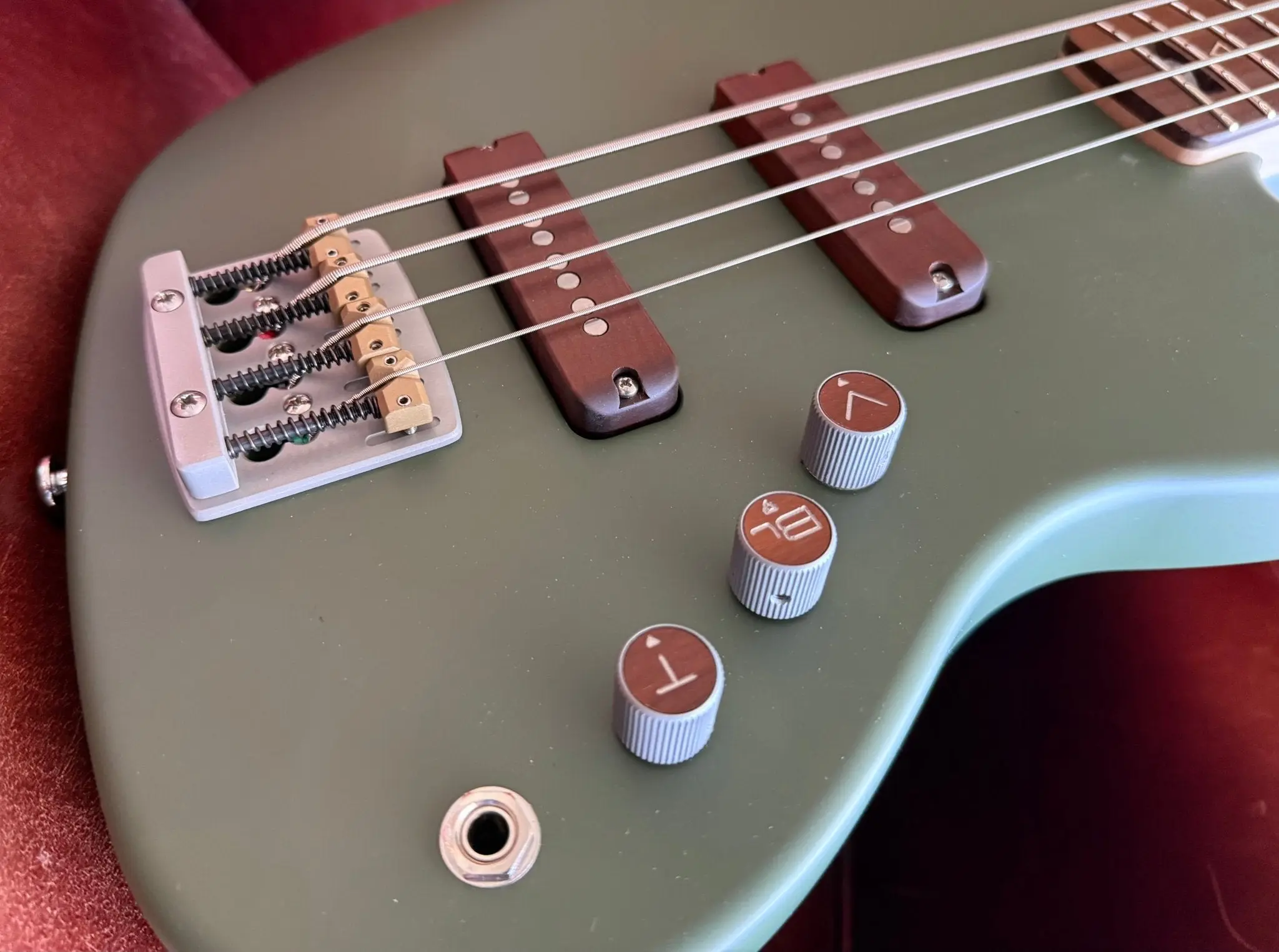Valiant Mini Bass Olive Green.  World Class Precision Engineered Mini Bass - INCREDIBLE! - Image 7