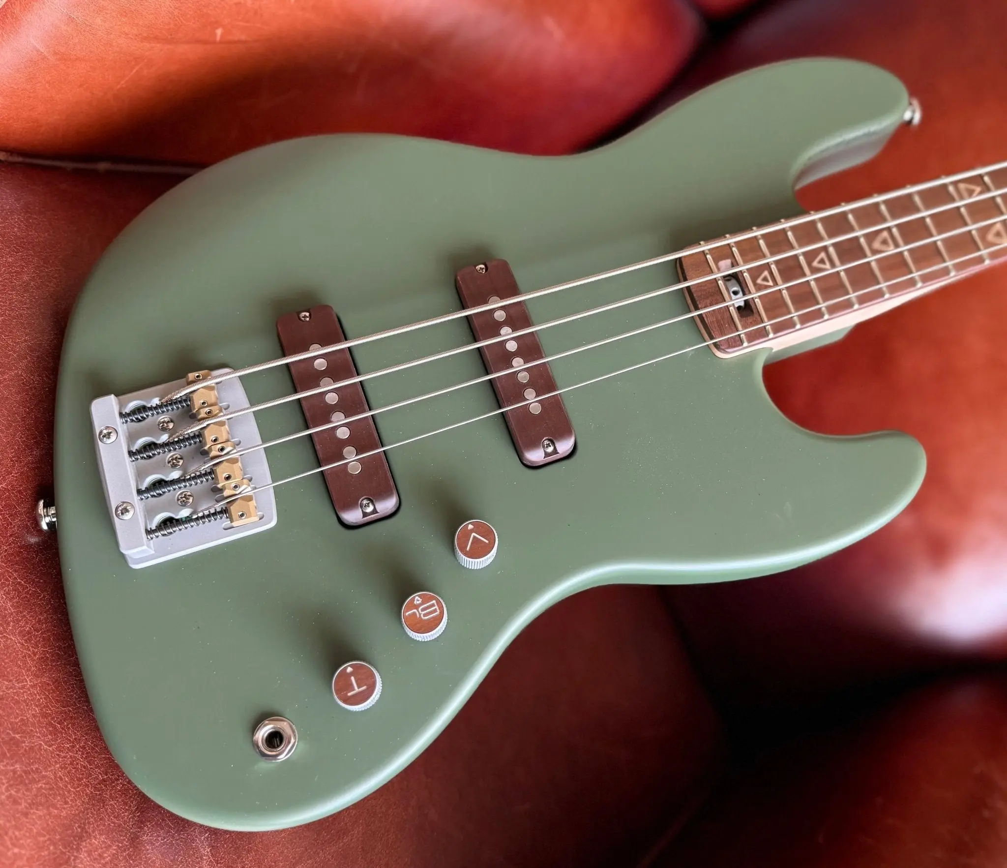 Valiant Mini Bass Olive Green.  World Class Precision Engineered Mini Bass - INCREDIBLE! - Image 9