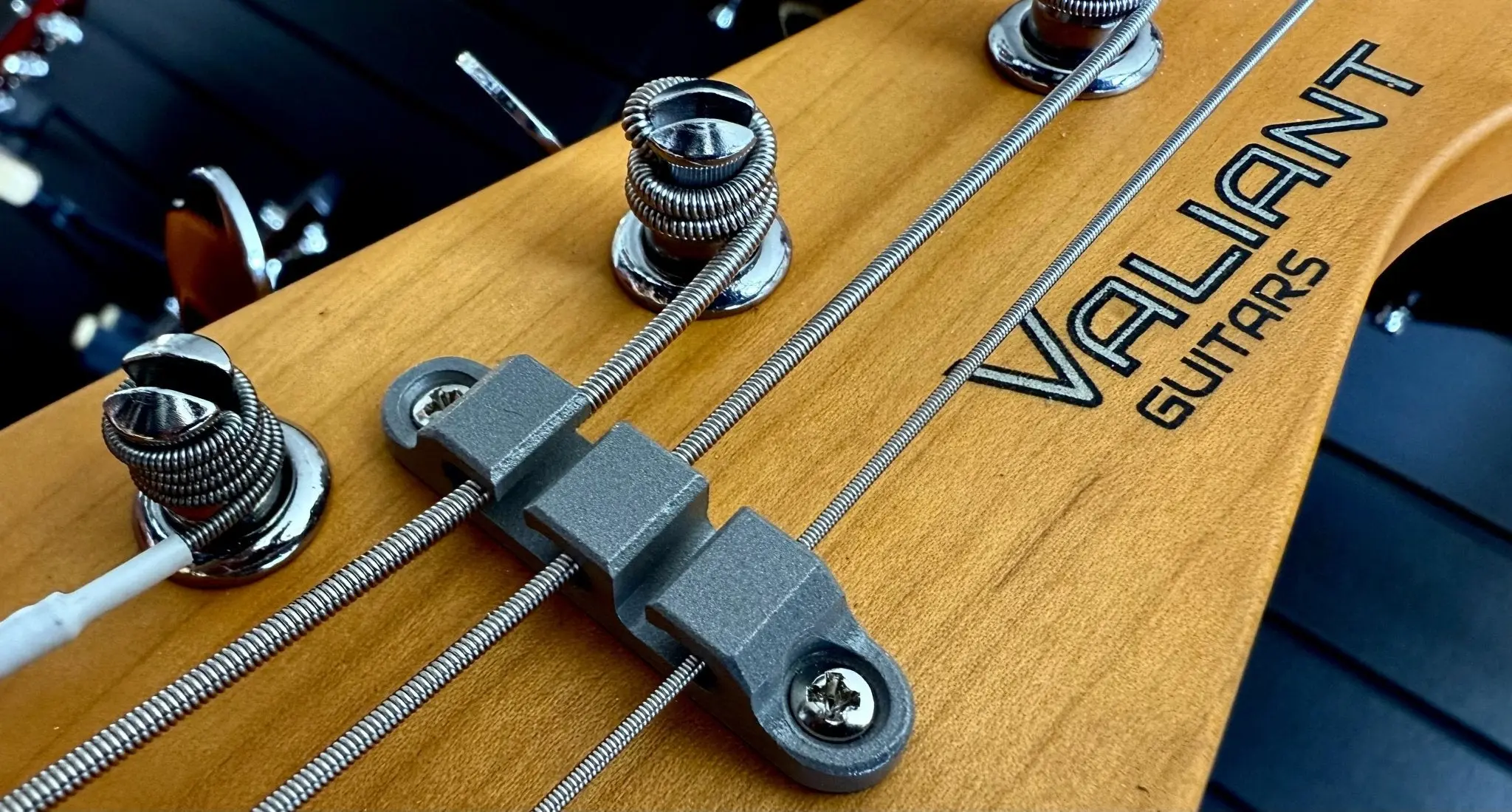 Valiant Mini Bass - Image 10