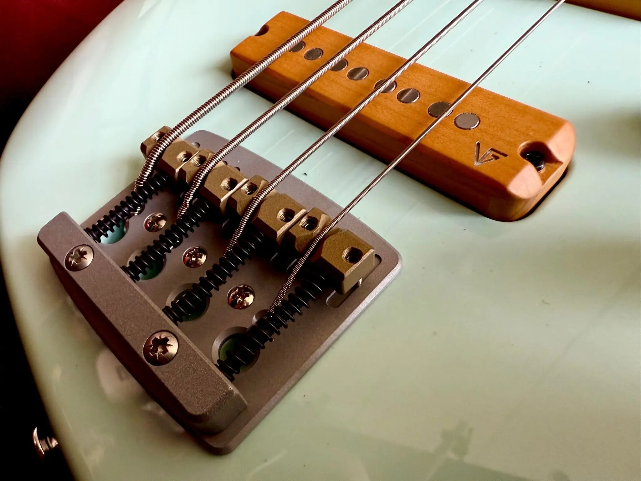 Valiant Mini Bass - Image 14
