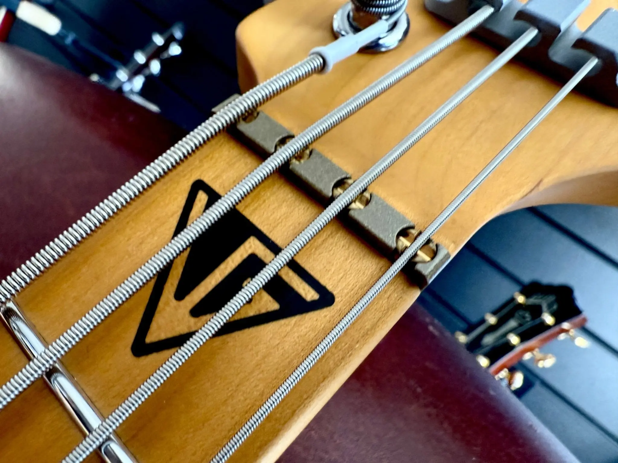 Valiant Mini Bass - Image 2
