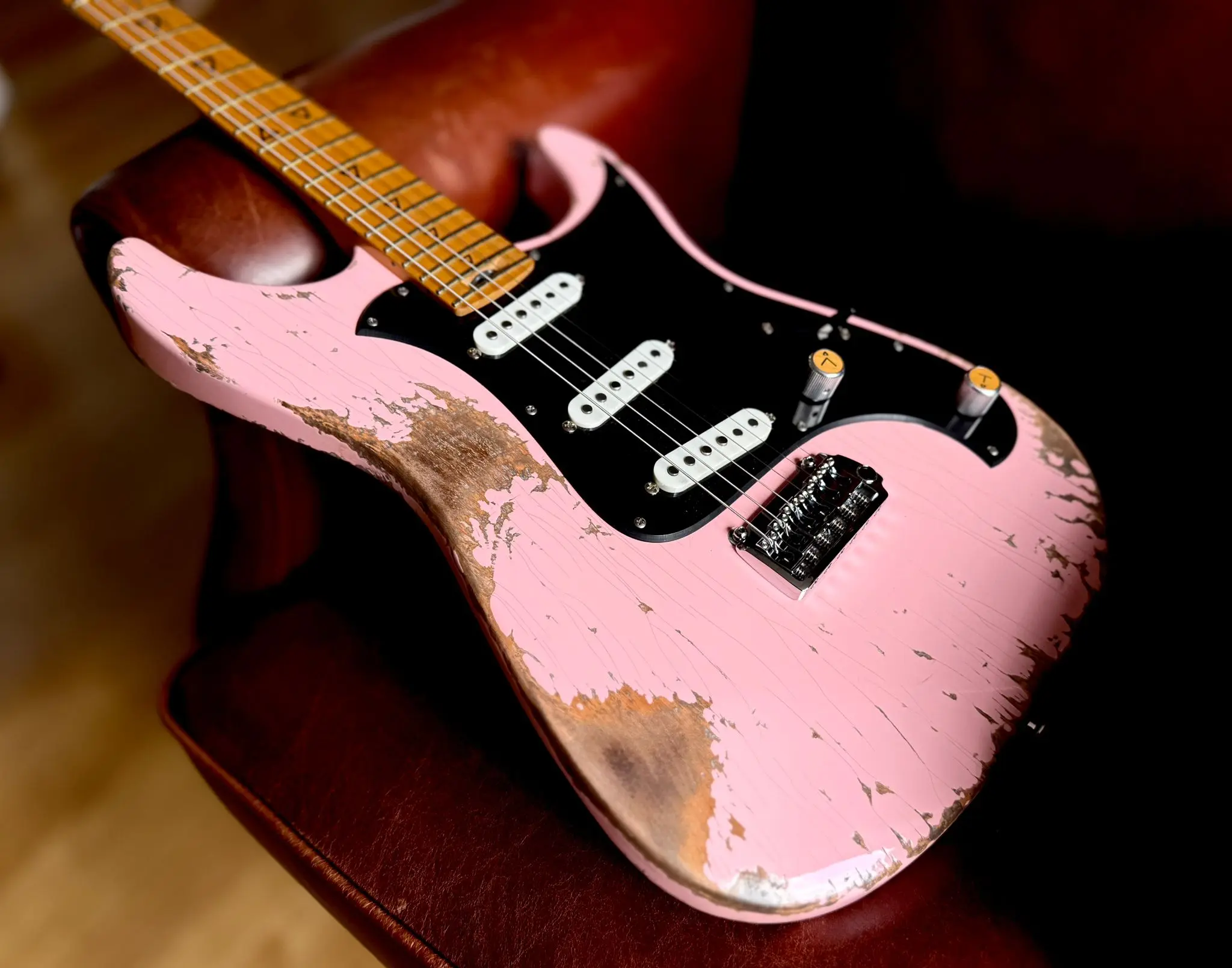 Valiant Soothsayer Distressed Mola Pink - Image 3