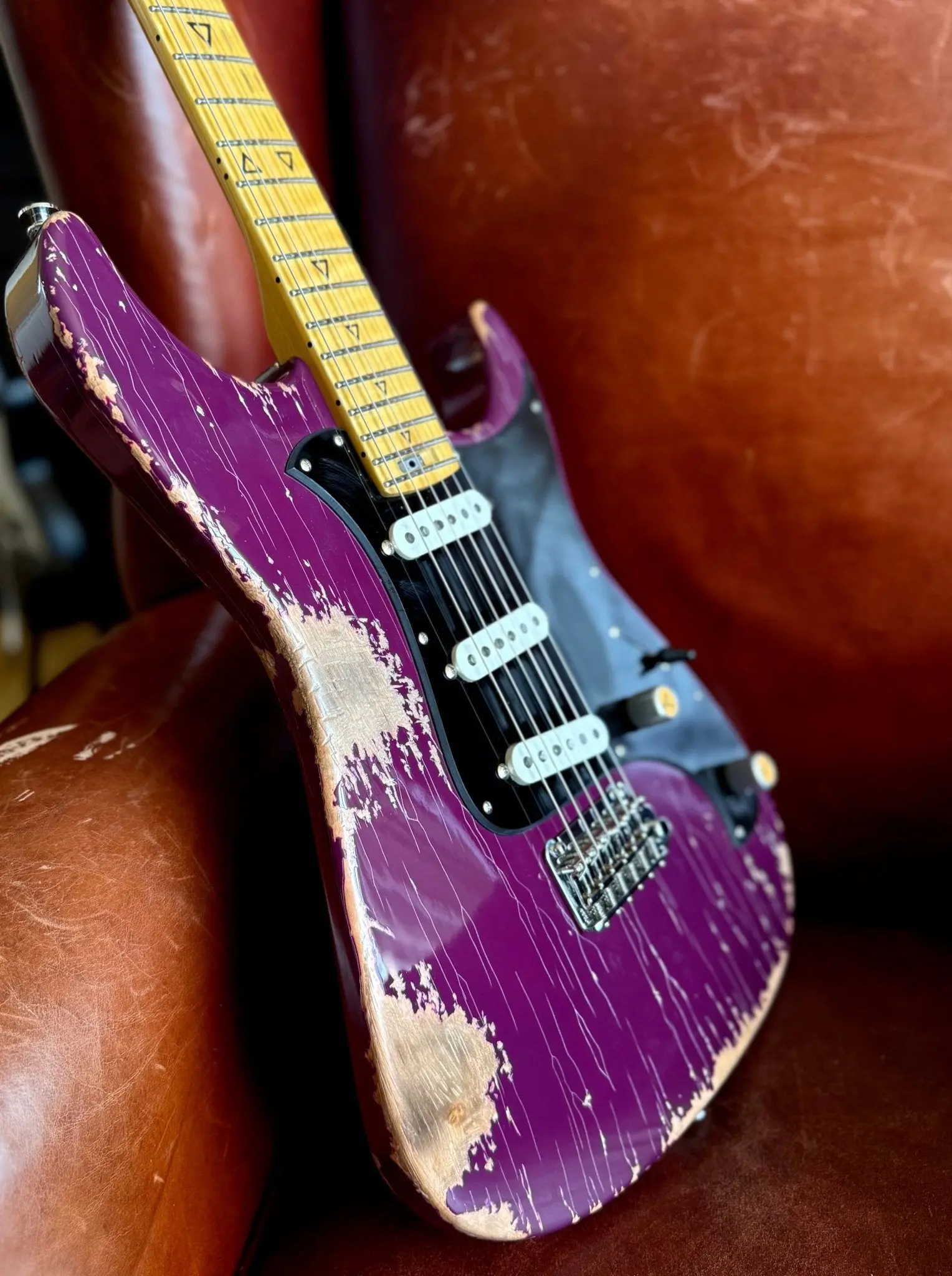 Valiant Soothsayer Distressed Purple W' Stainless Steel Fret Upgrade - Image 15