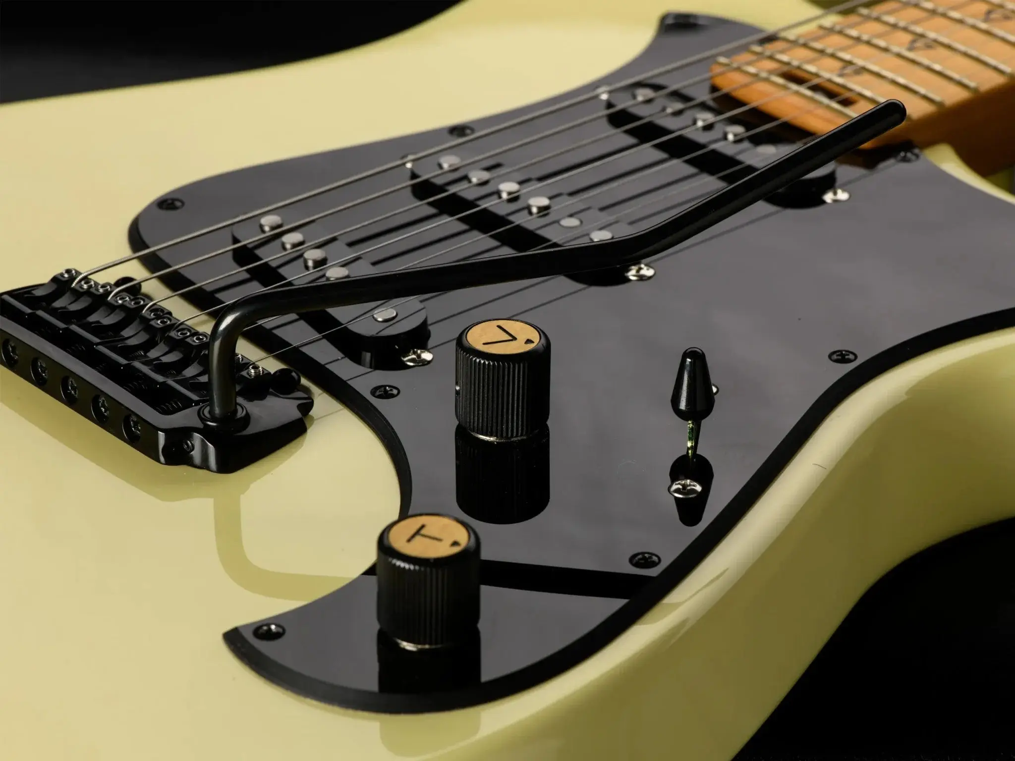 Valiant Soothsayer Ginger Cream Gloss Electric Guitar - Image 2