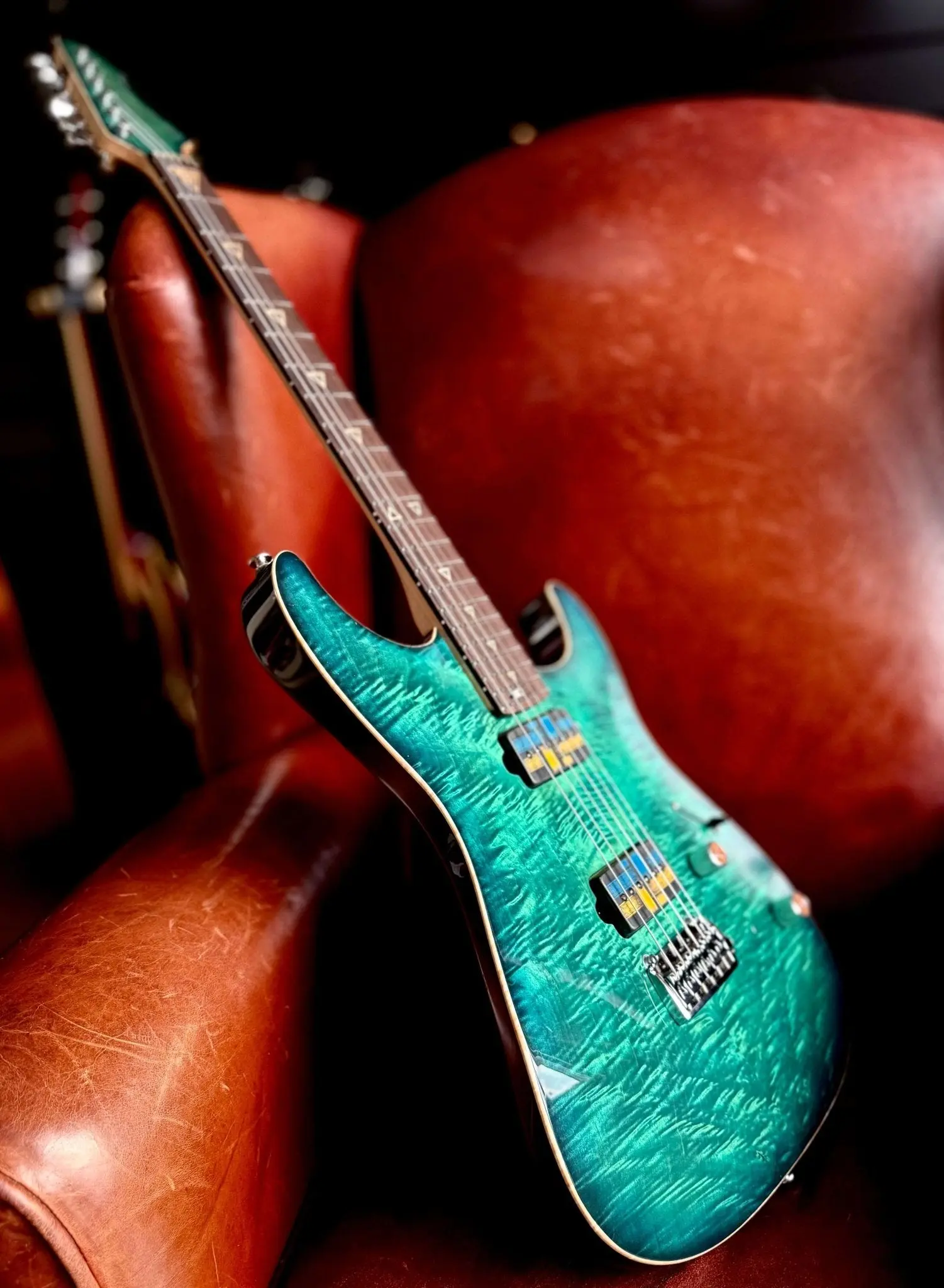 Valiant Soothsayer Malachite Alchemist P90 Custom With Stainless Steel Frets Upgrade - Image 13