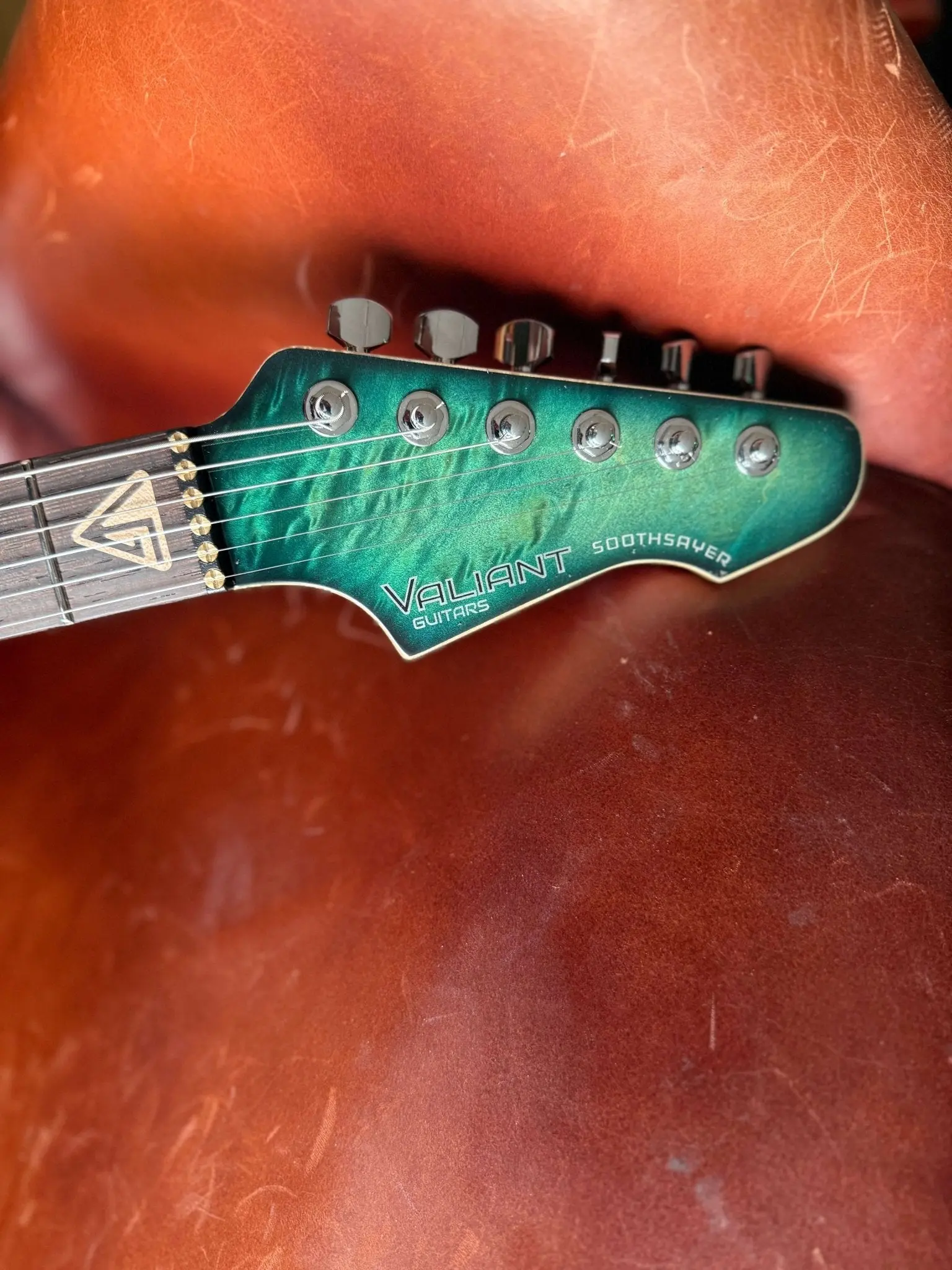 Valiant Soothsayer Malachite Alchemist P90 Custom With Stainless Steel Frets Upgrade - Image 17