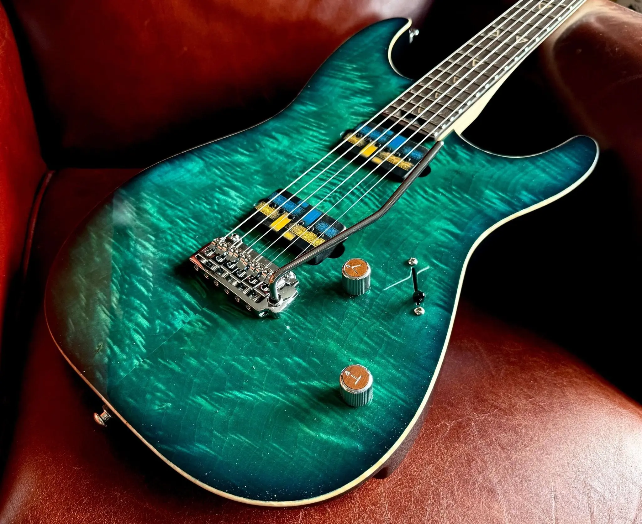 Valiant Soothsayer Malachite Alchemist P90 Custom With Stainless Steel Frets Upgrade - Image 18