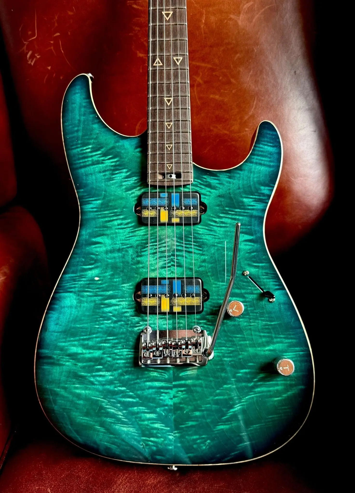 Valiant Soothsayer Malachite Alchemist P90 Custom With Stainless Steel Frets Upgrade - Image 7