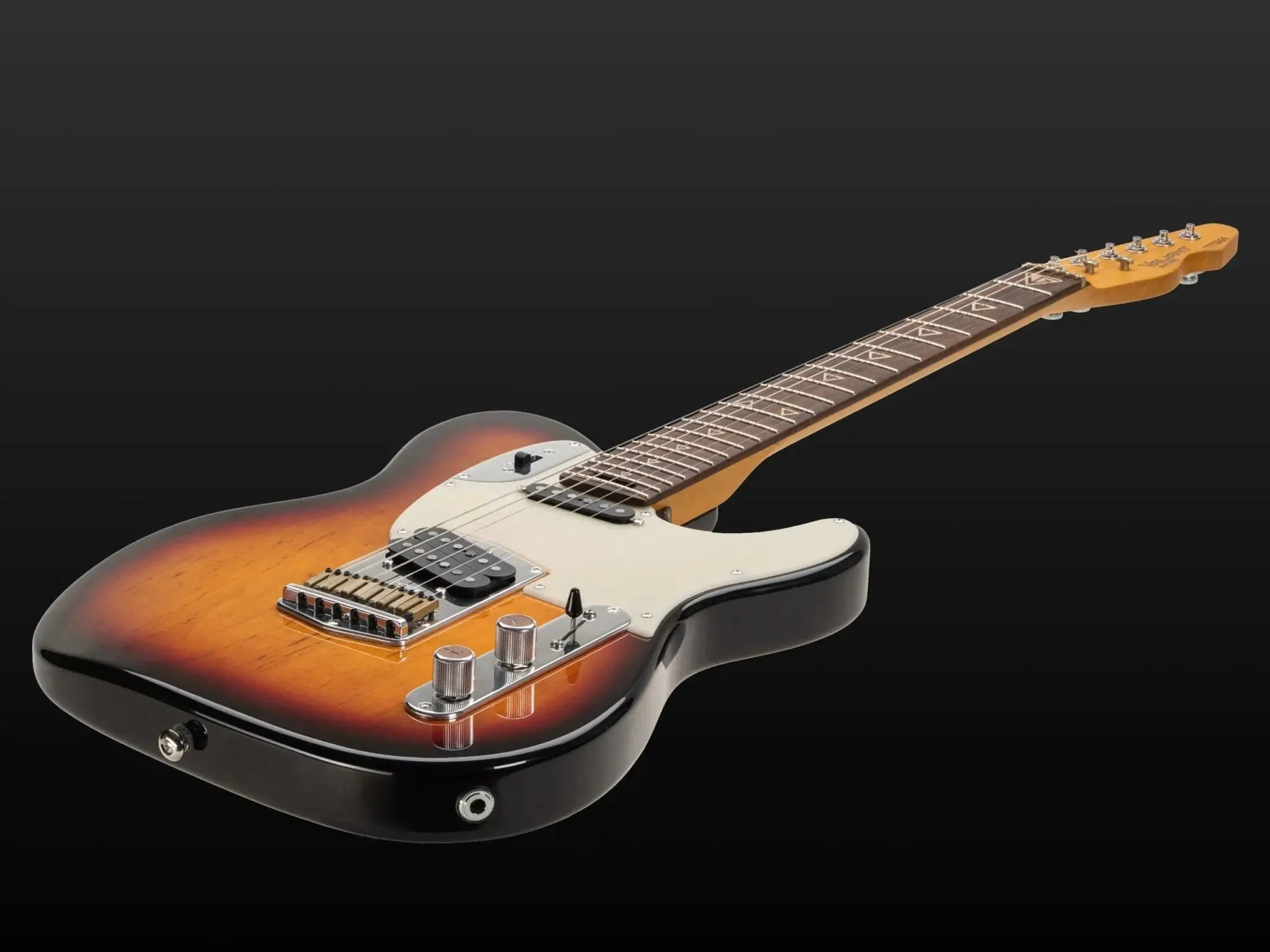 Valiant Titan 3 Tone Sunburst Gloss Electric Guitar - Image 3
