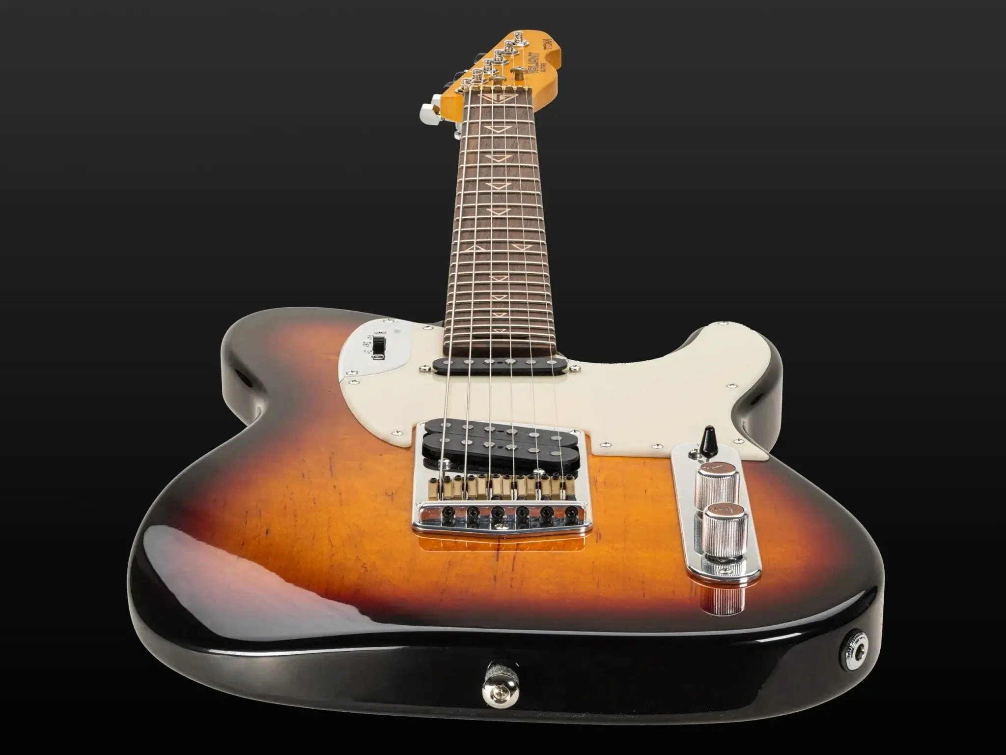 Valiant Titan 3 Tone Sunburst Gloss Electric Guitar - Image 4