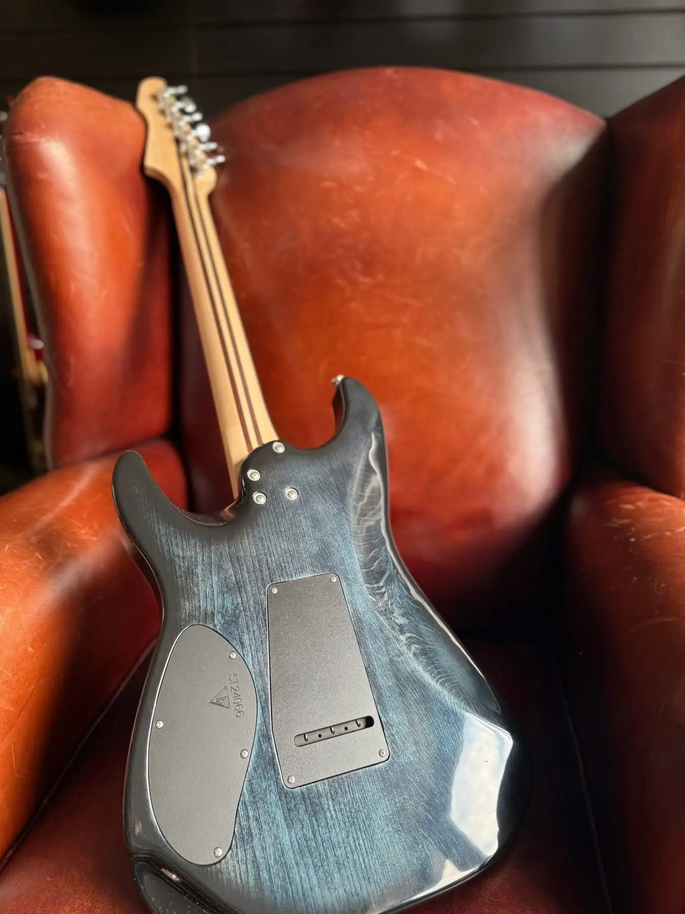 Valiant Soothsayer Malachite Alchemist Custom With Stainless Steel Frets Upgrade - Image 11