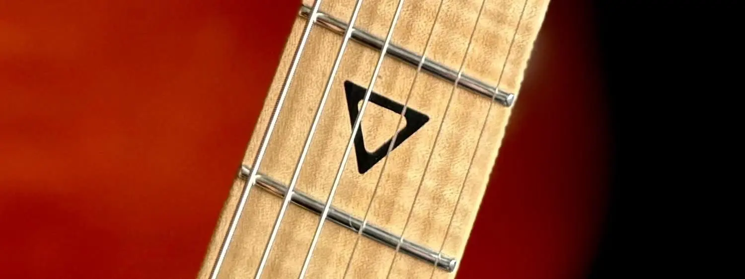 Valiant Soothsayer Malachite Alchemist Custom With Stainless Steel Frets Upgrade - Image 17
