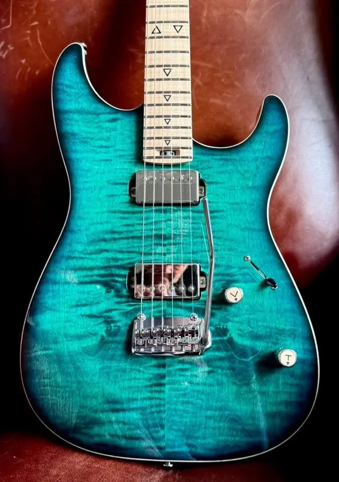 Valiant Soothsayer Malachite Alchemist Custom With Stainless Steel Frets Upgrade - Image 19