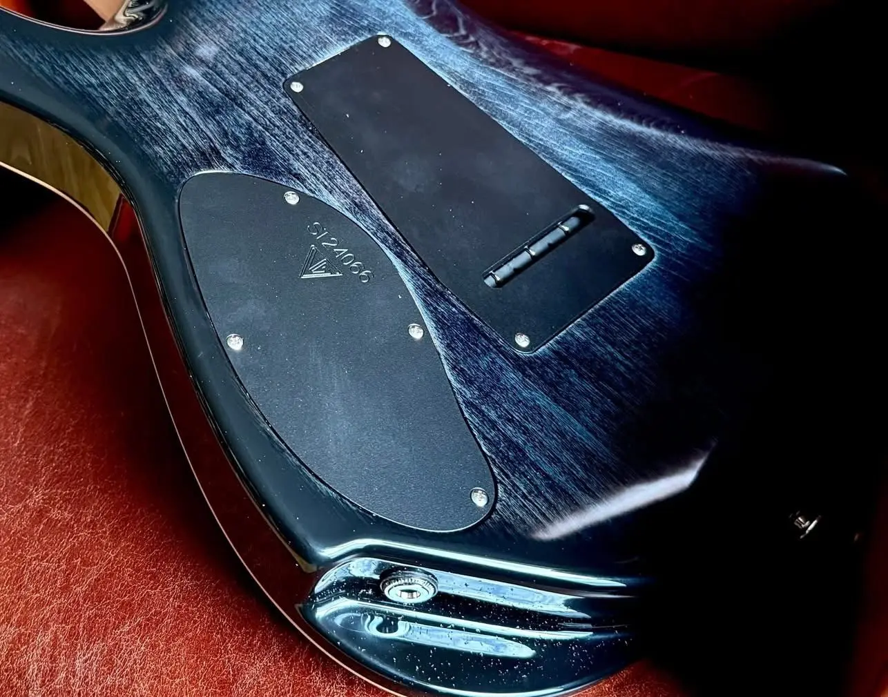 Valiant Soothsayer Malachite Alchemist Custom With Stainless Steel Frets Upgrade - Image 2