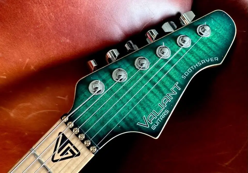 Valiant Soothsayer Malachite Alchemist Custom With Stainless Steel Frets Upgrade - Image 6