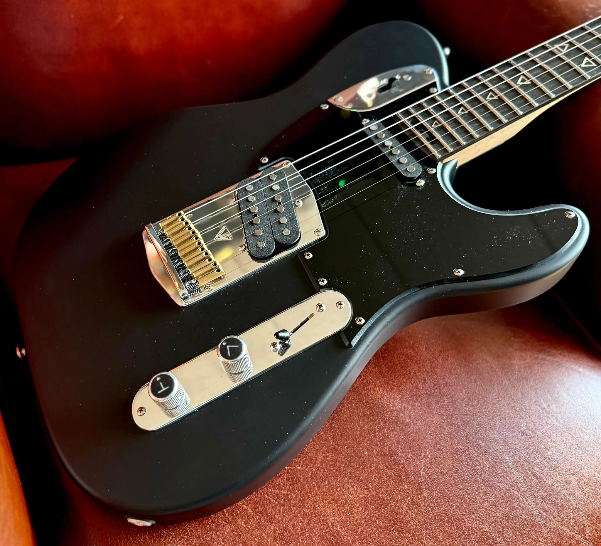 Valiant Titan Black Satin With Stainless Steel Frets Upgrade - Image 8