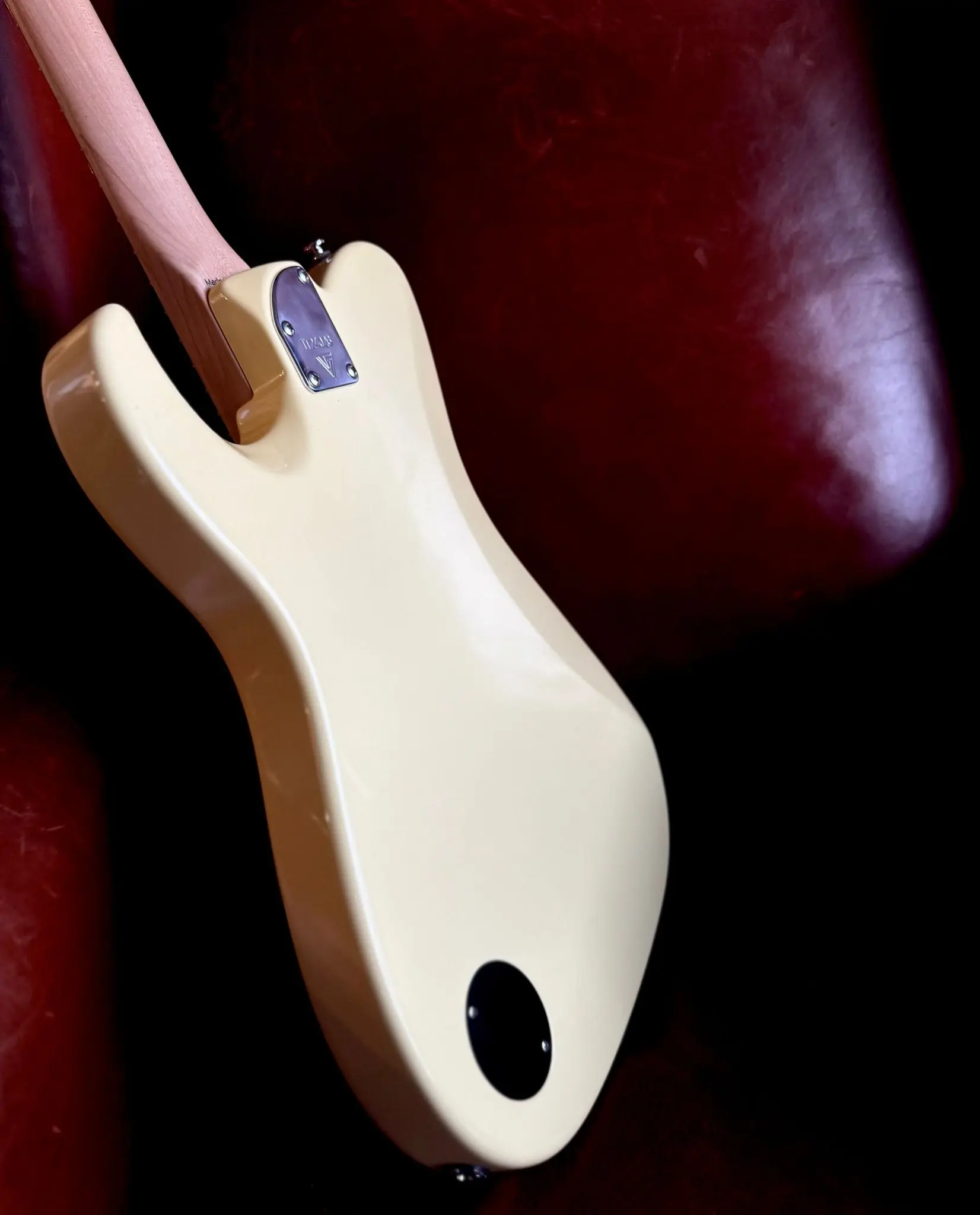 Valiant Titan Ginger Cream Gloss - Image 2