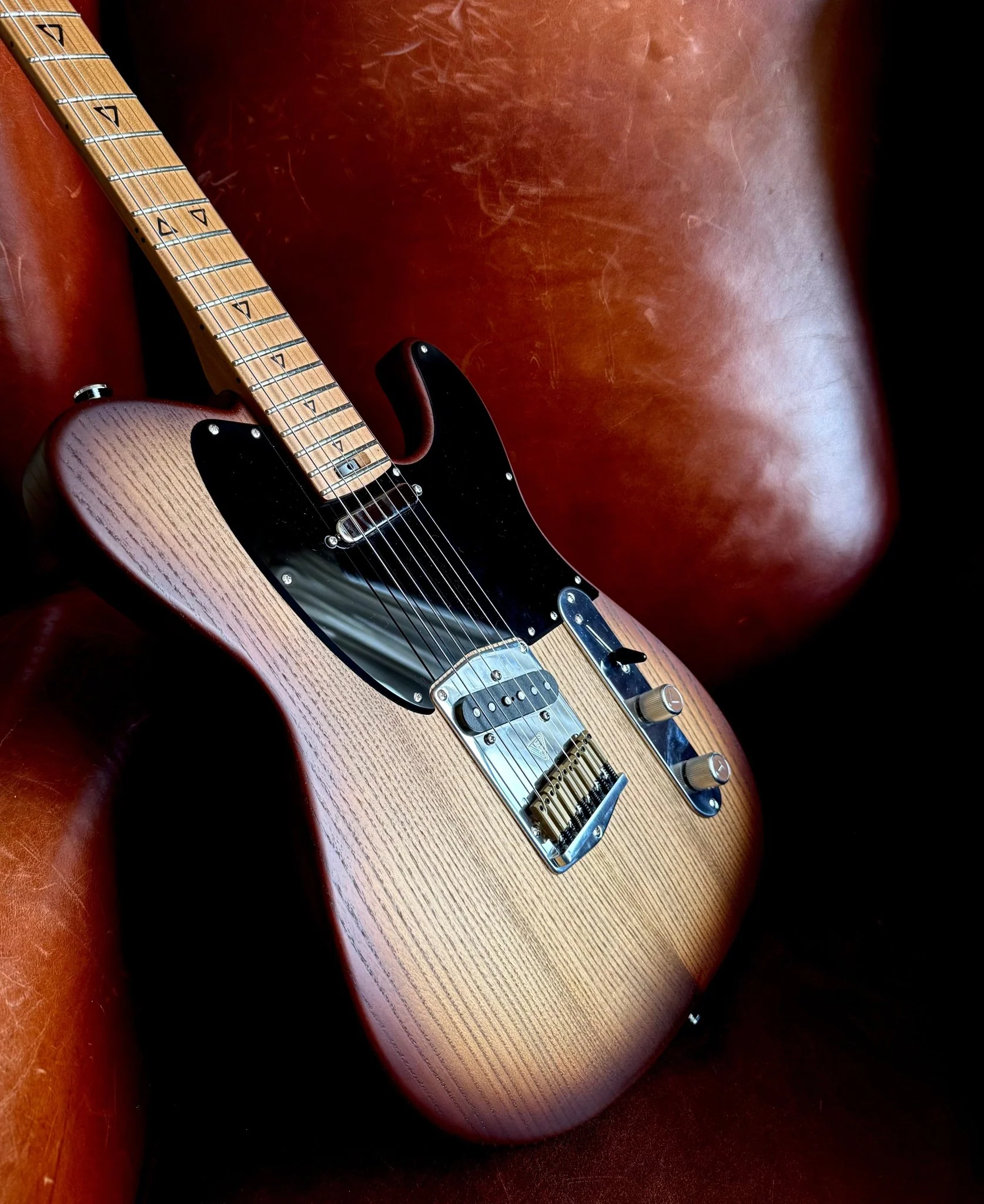 Valiant Titan SC With Stainless Steel Frets Upgrade Ebony Neck - Image 2