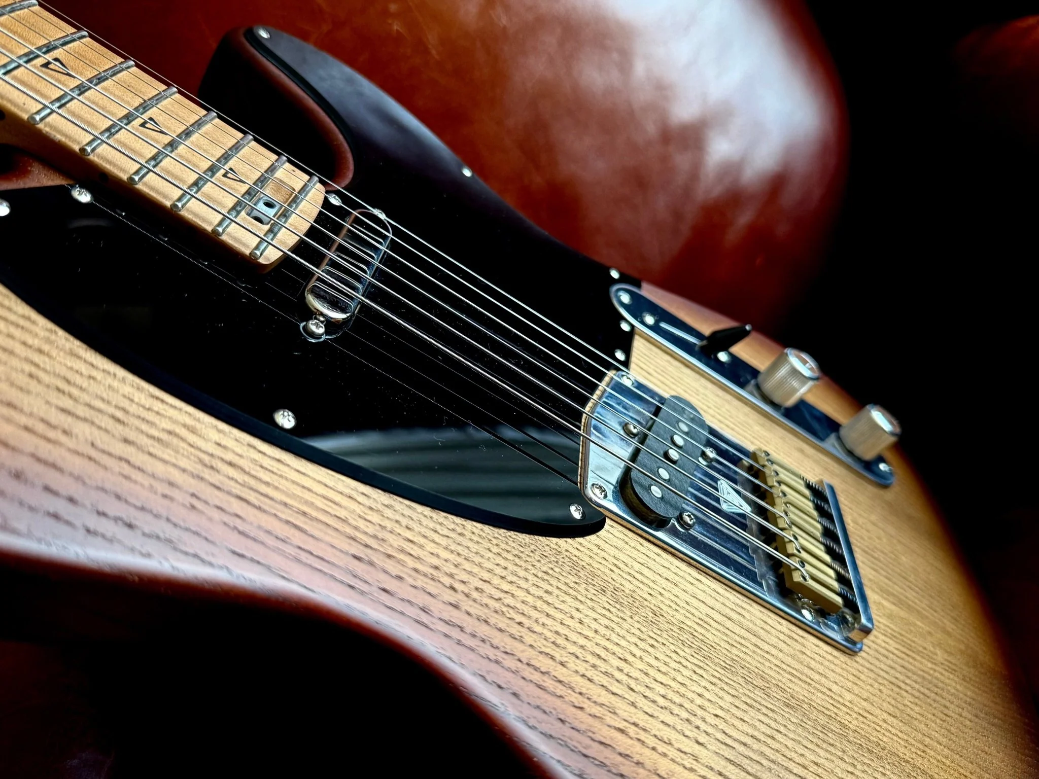 Valiant Titan SC With Stainless Steel Frets Upgrade Ebony Neck - Image 4