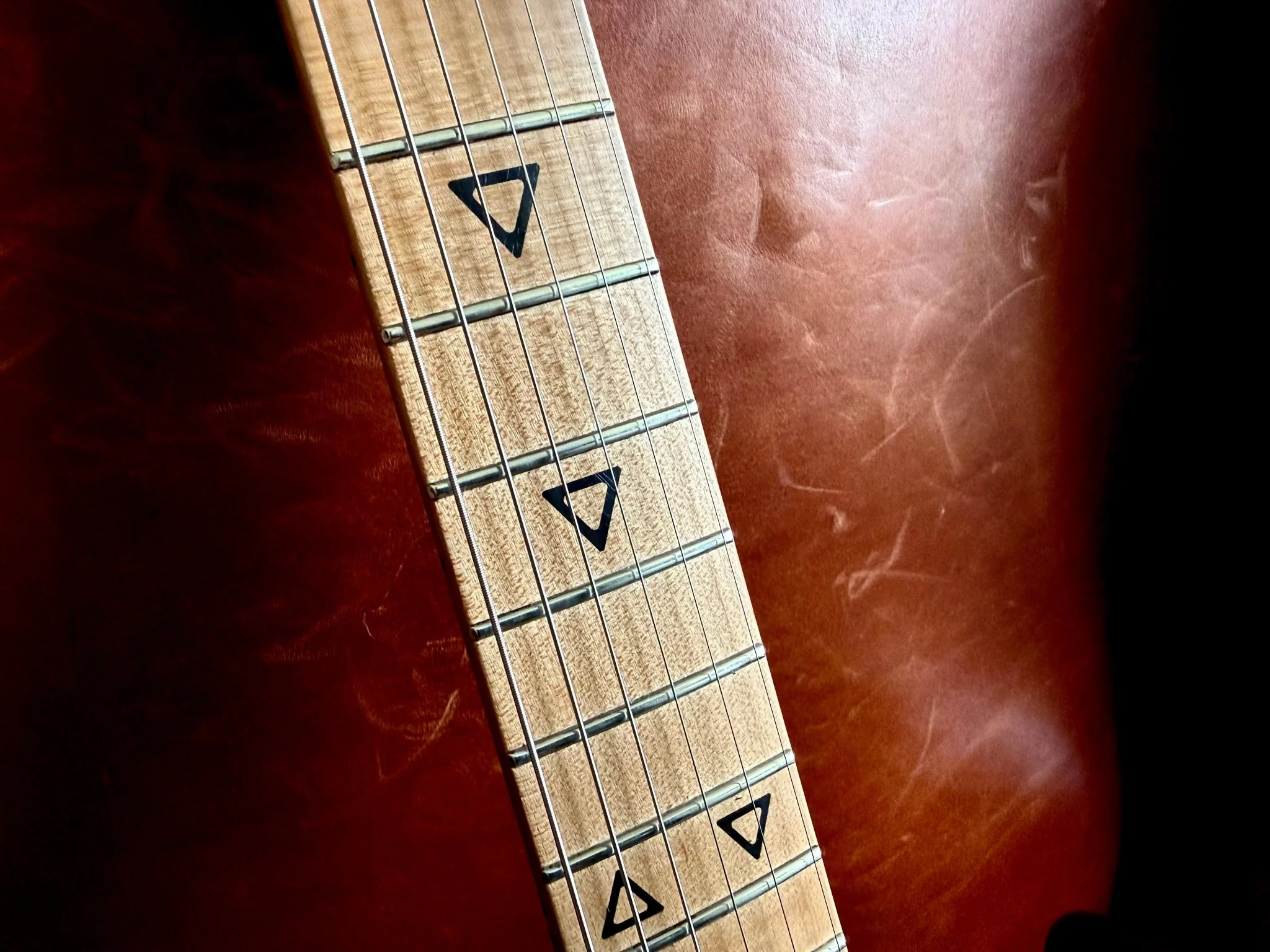 Valiant Titan SC With Stainless Steel Frets Upgrade Ebony Neck - Image 6