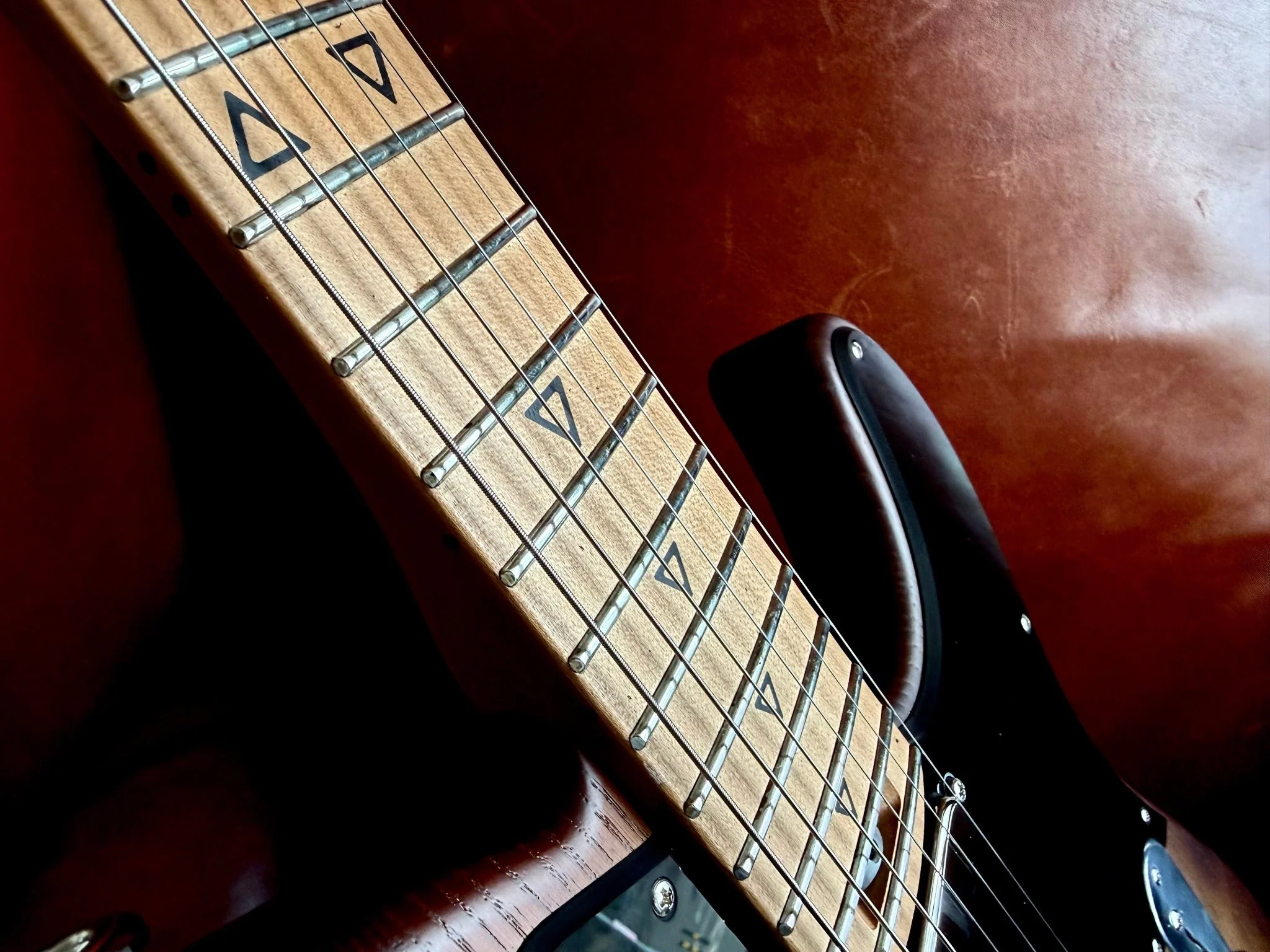 Valiant Titan SC With Stainless Steel Frets Upgrade Ebony Neck - Image 8