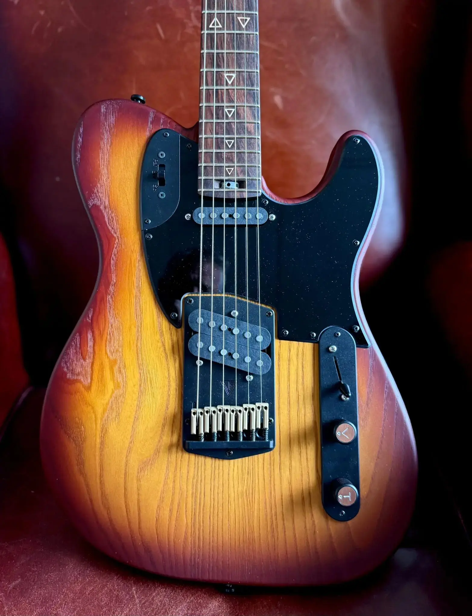 Valiant Titan Sunburst With Stainless Steel Frets Upgrade - Image 6