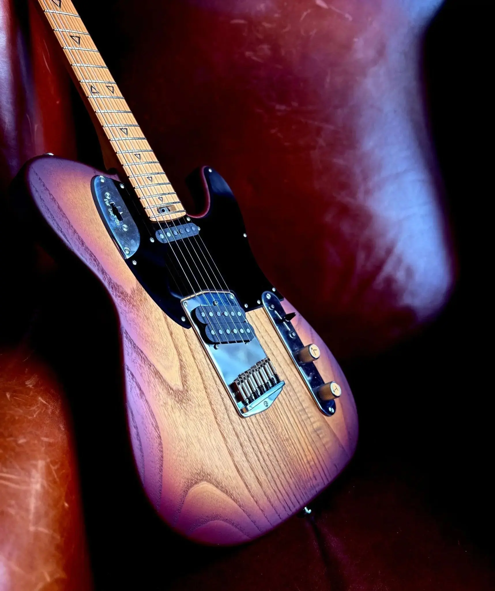 Valiant Titan Sunburst With Stainless Steel Frets Upgrade - Image 15