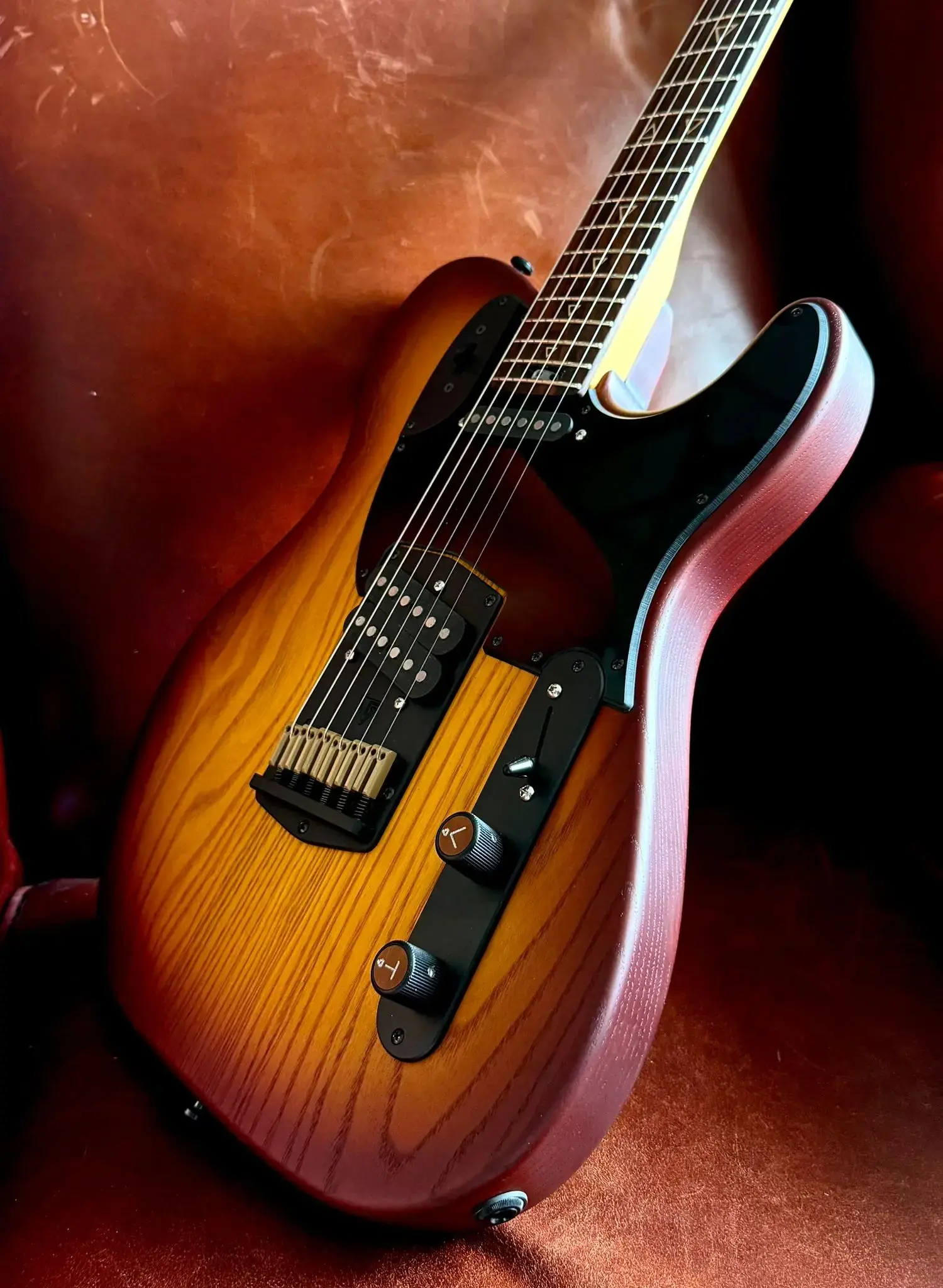 Valiant Titan Sunburst With Stainless Steel Frets Upgrade - Image 33