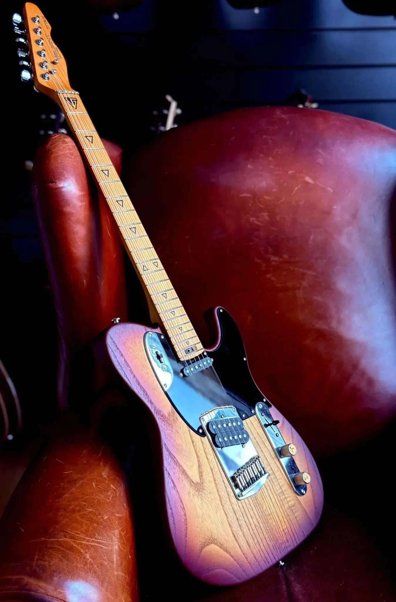 Valiant Titan Sunburst With Stainless Steel Frets Upgrade - Image 10