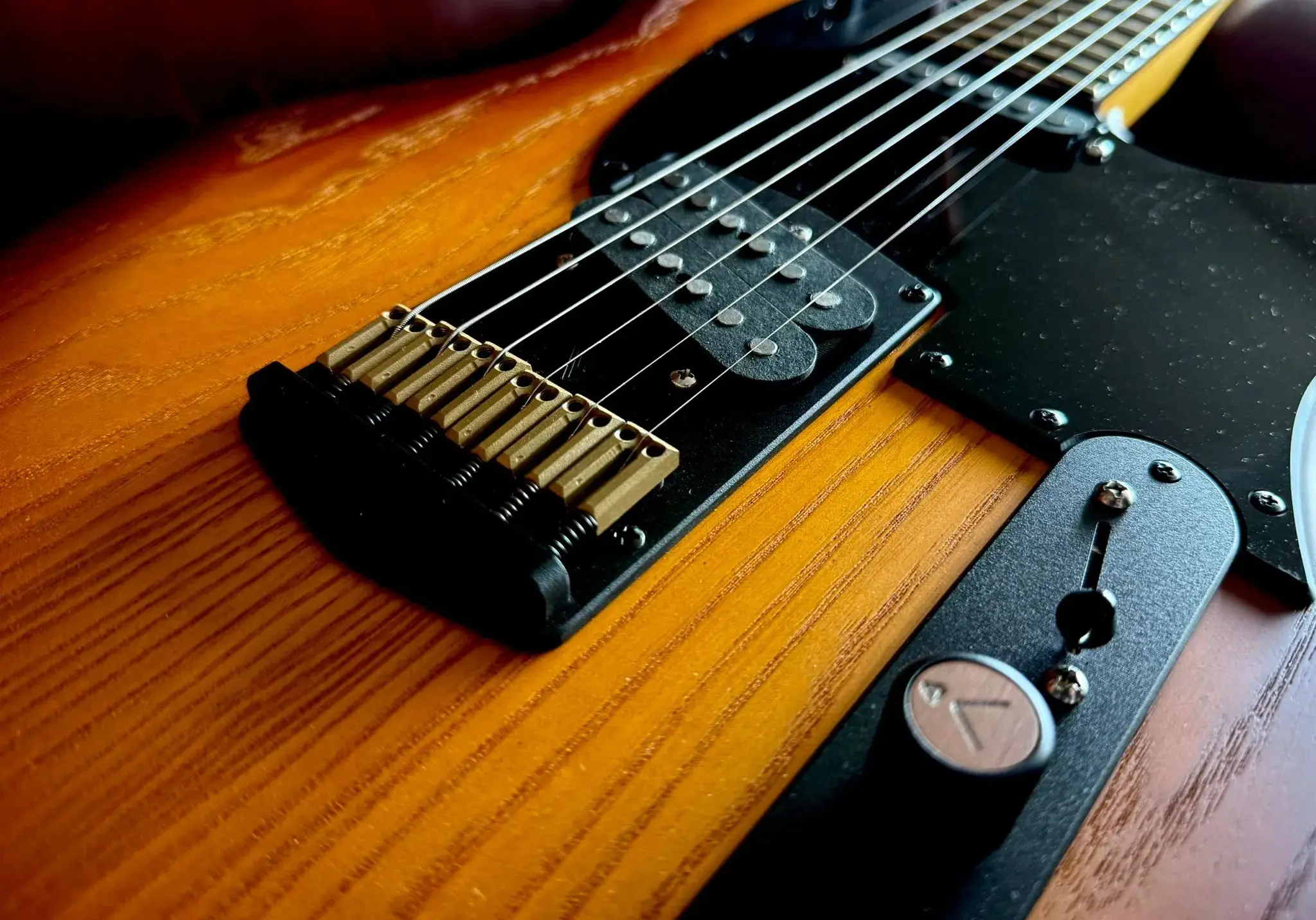 Valiant Titan Sunburst With Stainless Steel Frets Upgrade - Image 31