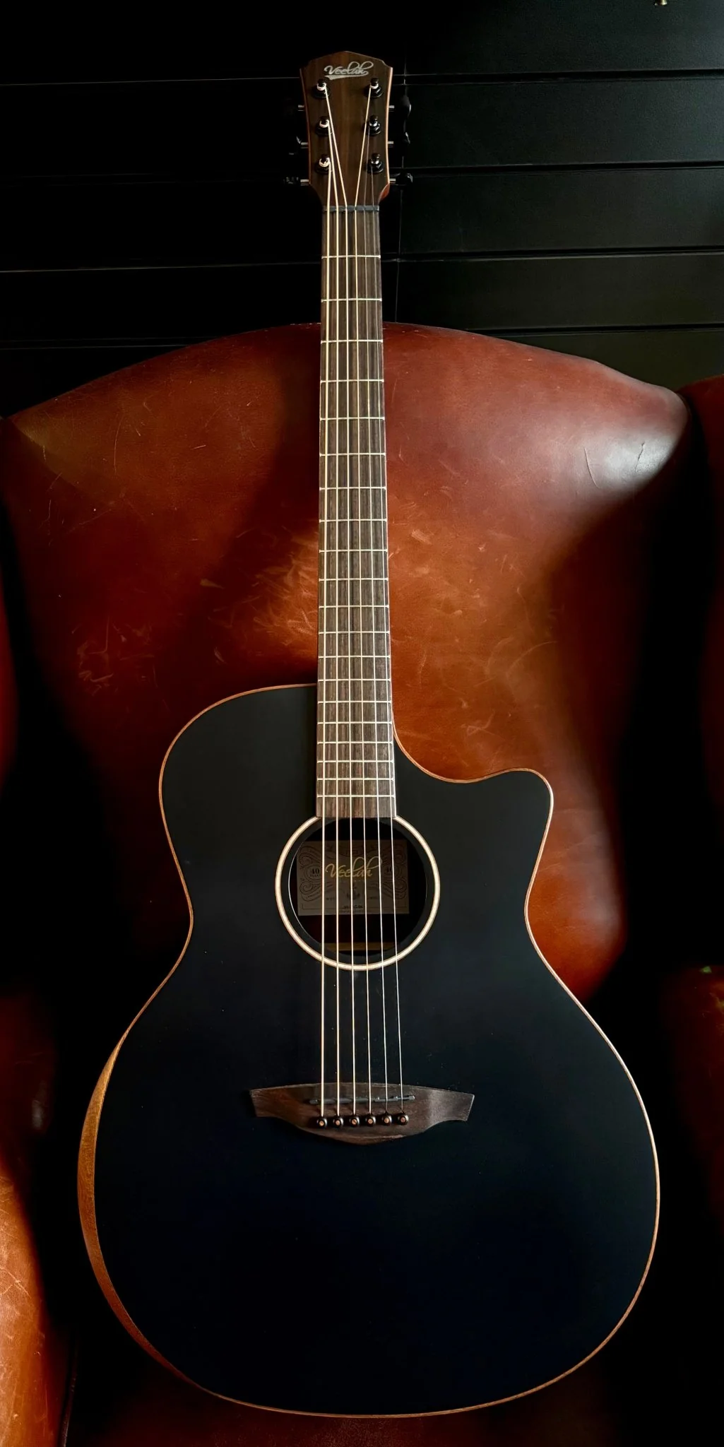 Veelah V4 GAC Solid Top Rosewood Armrest Satin Black Acoustic Guitar w/ Gig Bag - Image 16