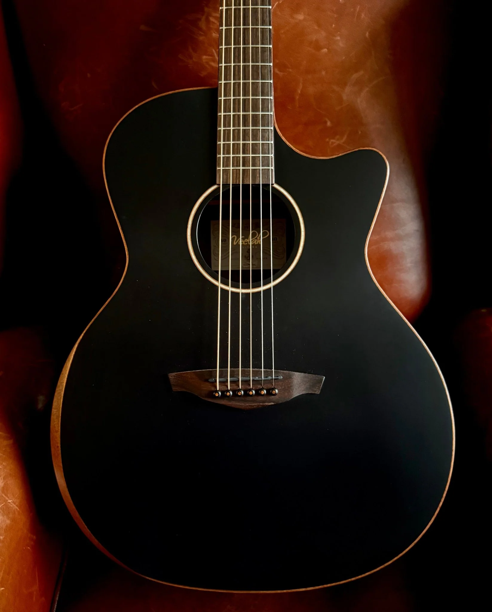 Veelah V4 GAC Solid Top Rosewood Armrest Satin Black Acoustic Guitar w/ Gig Bag - Image 3