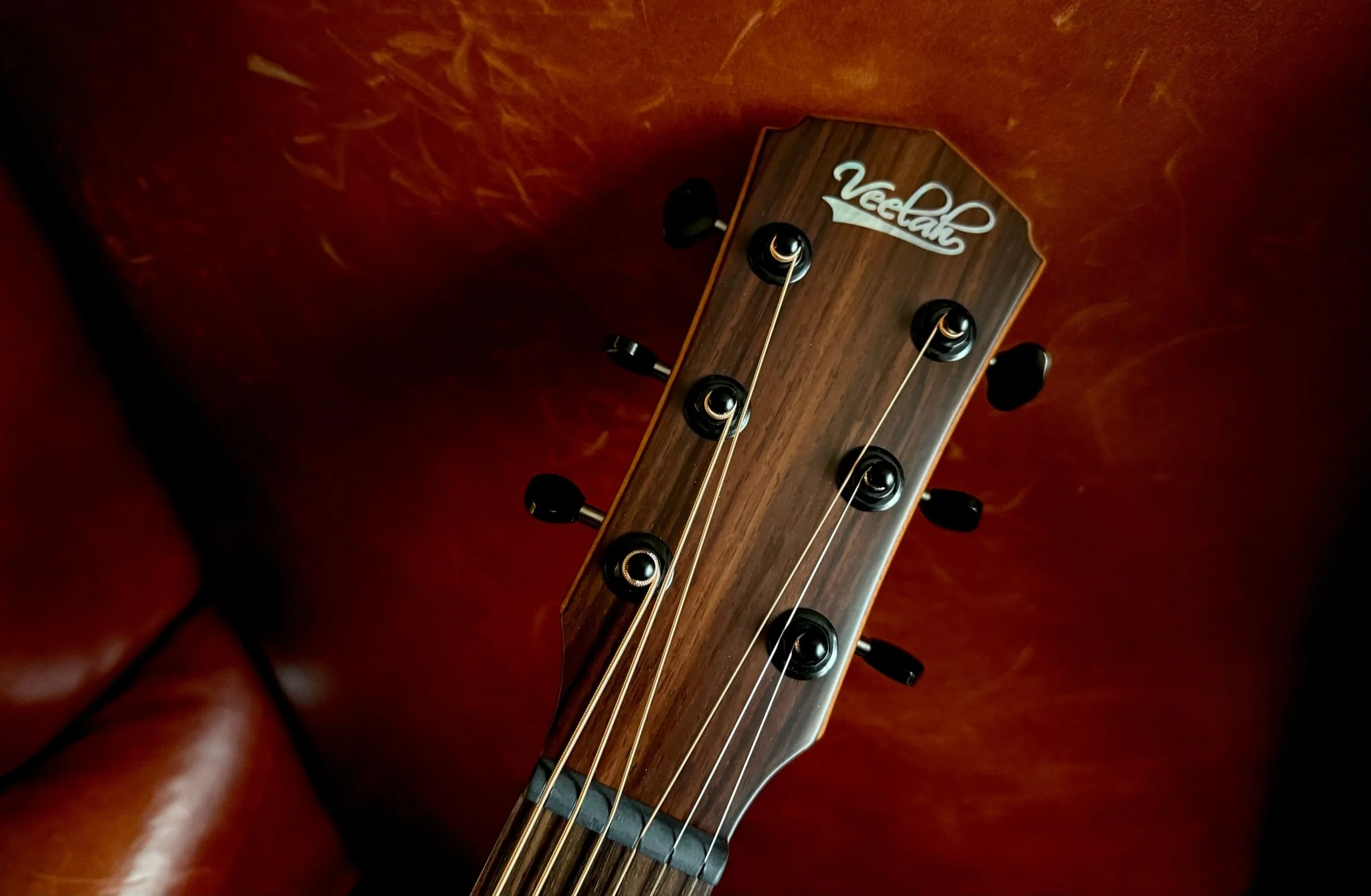 Veelah V4 GAC Solid Top Rosewood Armrest Satin Black Acoustic Guitar w/ Gig Bag - Image 5