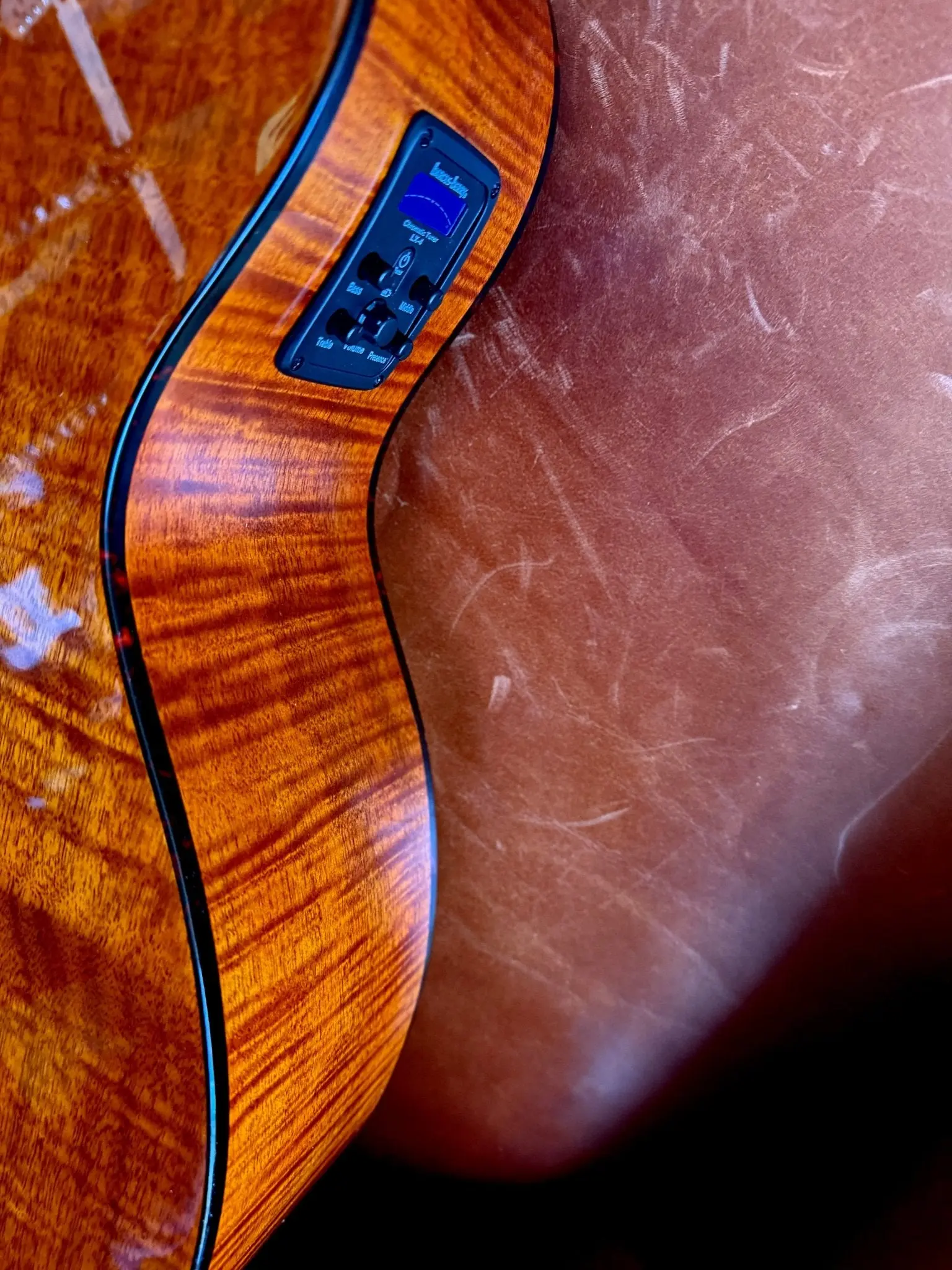 Washburm Comfort WCG12FCE Electro Acoustic Guitar w' £225 Custom Pro Setup Package Included - Image 16