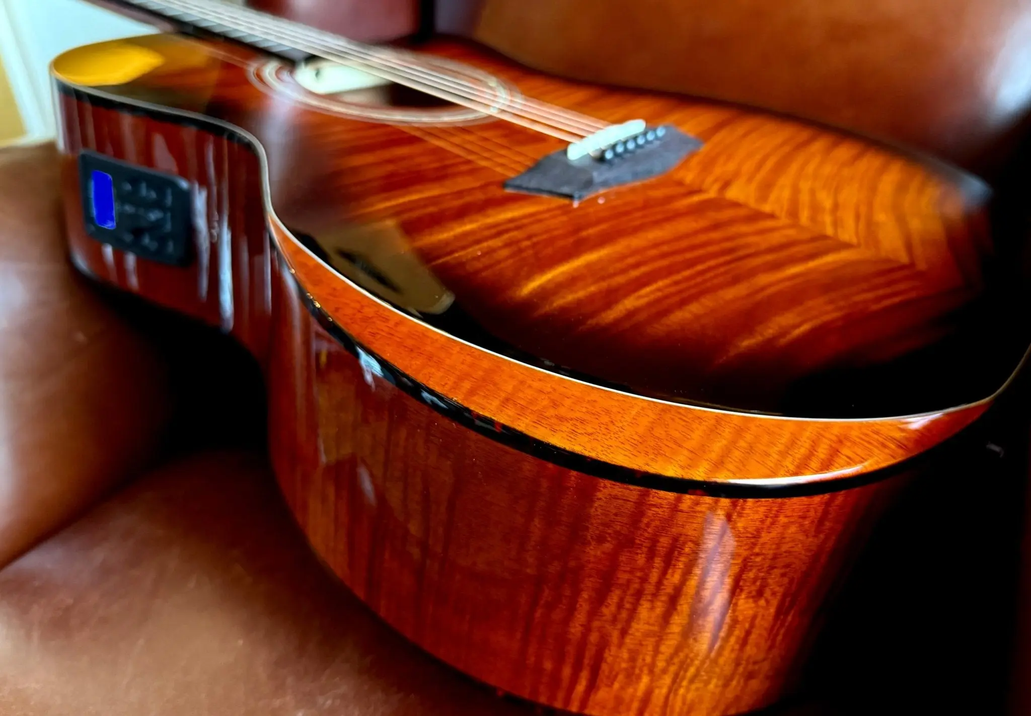 Washburm Comfort WCG12FCE Electro Acoustic Guitar w' £225 Custom Pro Setup Package Included - Image 28
