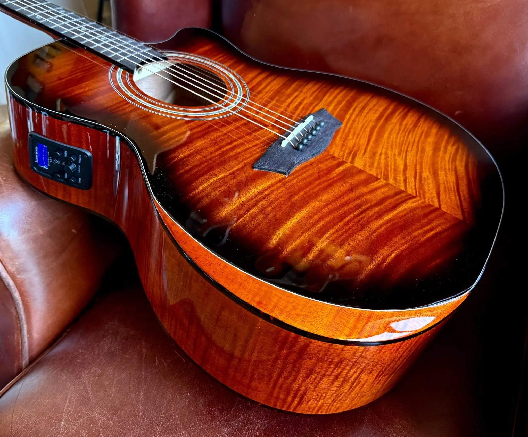 Washburm Comfort WCG12FCE Electro Acoustic Guitar w' £225 Custom Pro Setup Package Included - Image 33