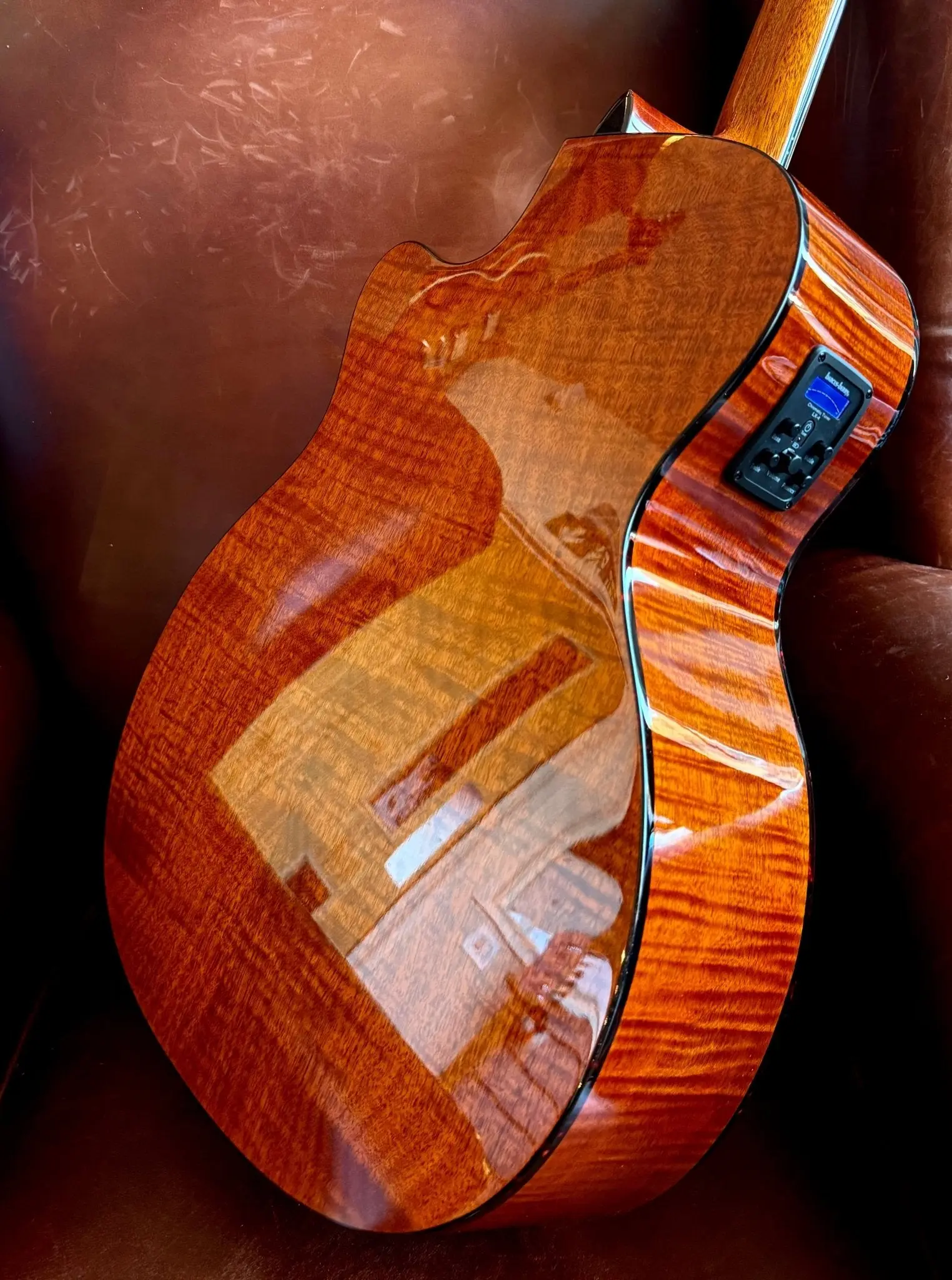 Washburm Comfort WCG12FCE Electro Acoustic Guitar w' £225 Custom Pro Setup Package Included - Image 6
