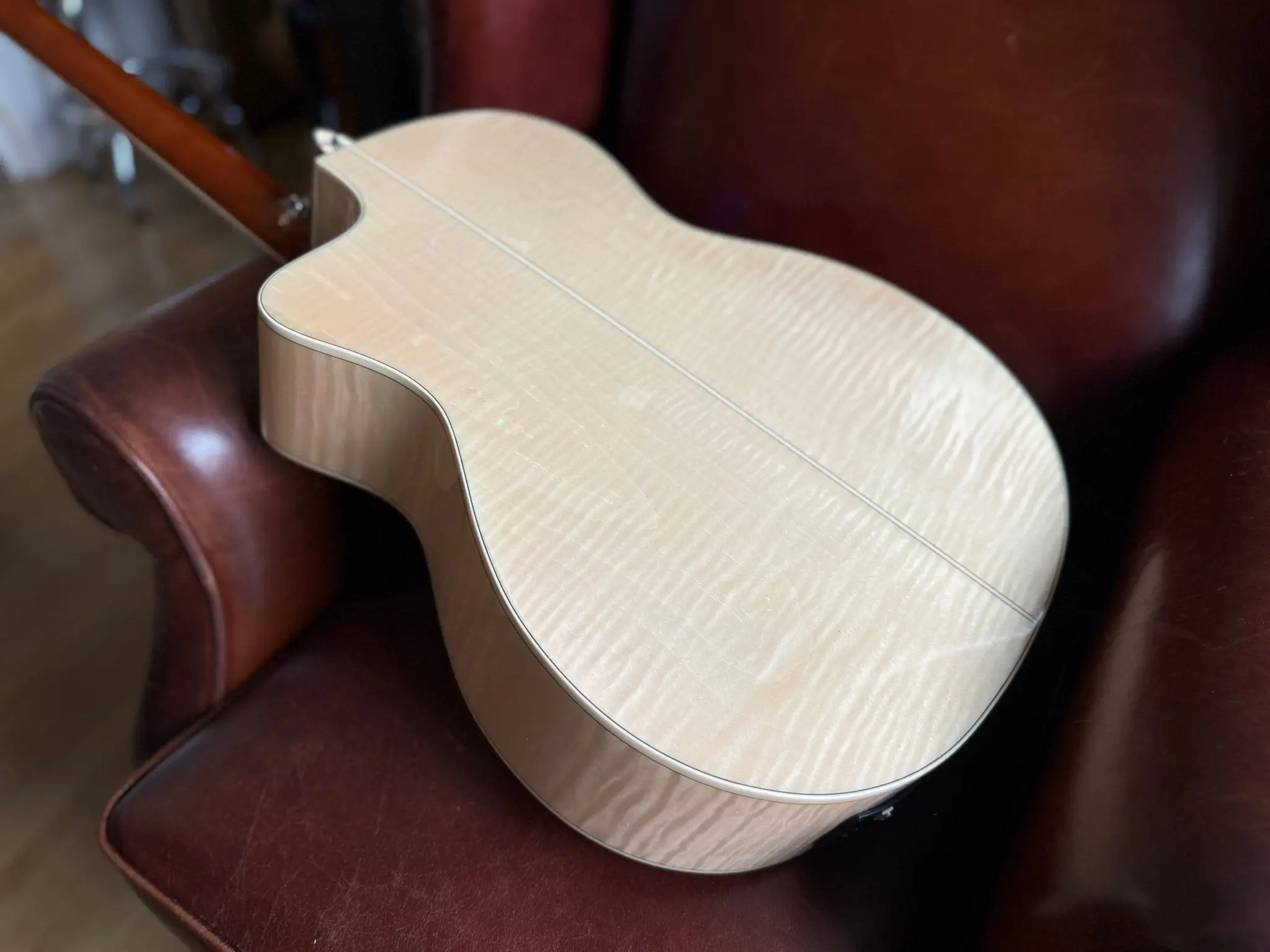 Washburn AG40CE Grand Auditorium - Natural Electro Acoustic Guitar w' £225 Custom Pro Setup Package Included - Image 15