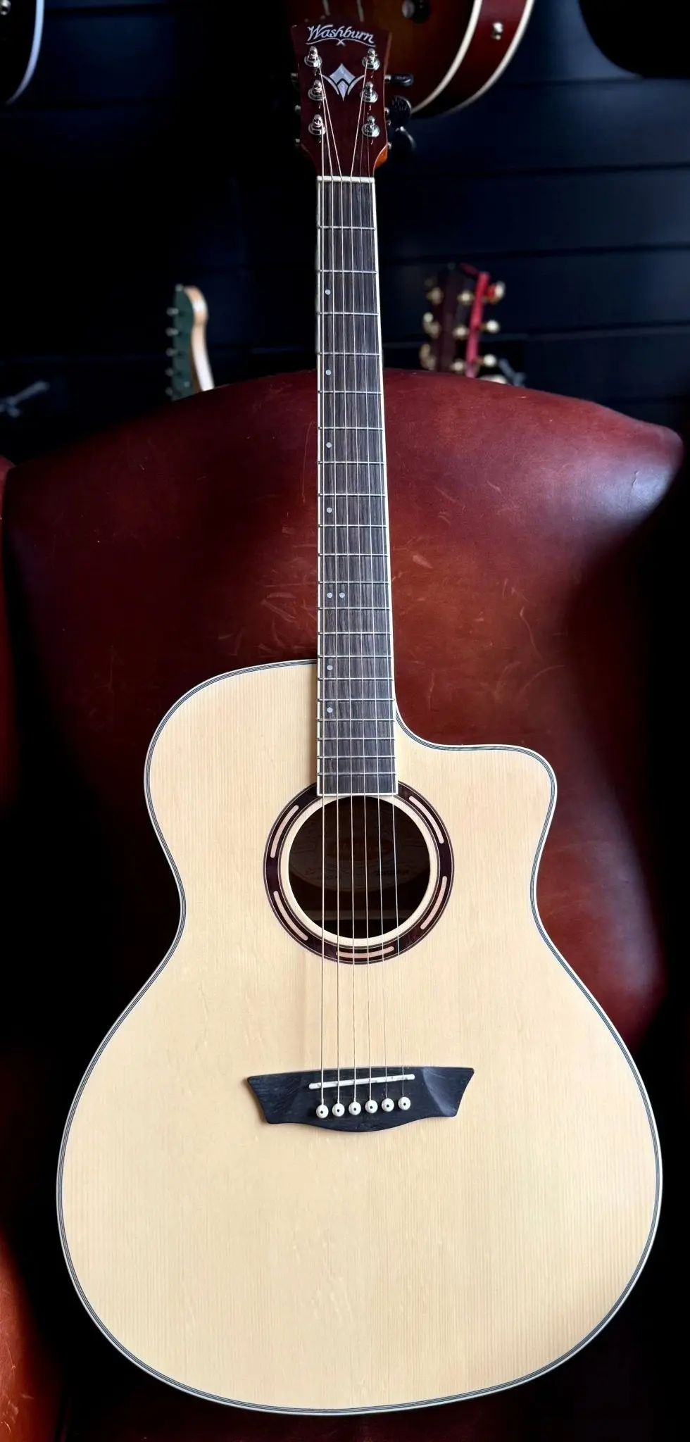 Washburn AG70CE Grand Auditorium - Natural Electro Acoustic Guitar w' £225 Custom Pro Setup Package Included - Image 15