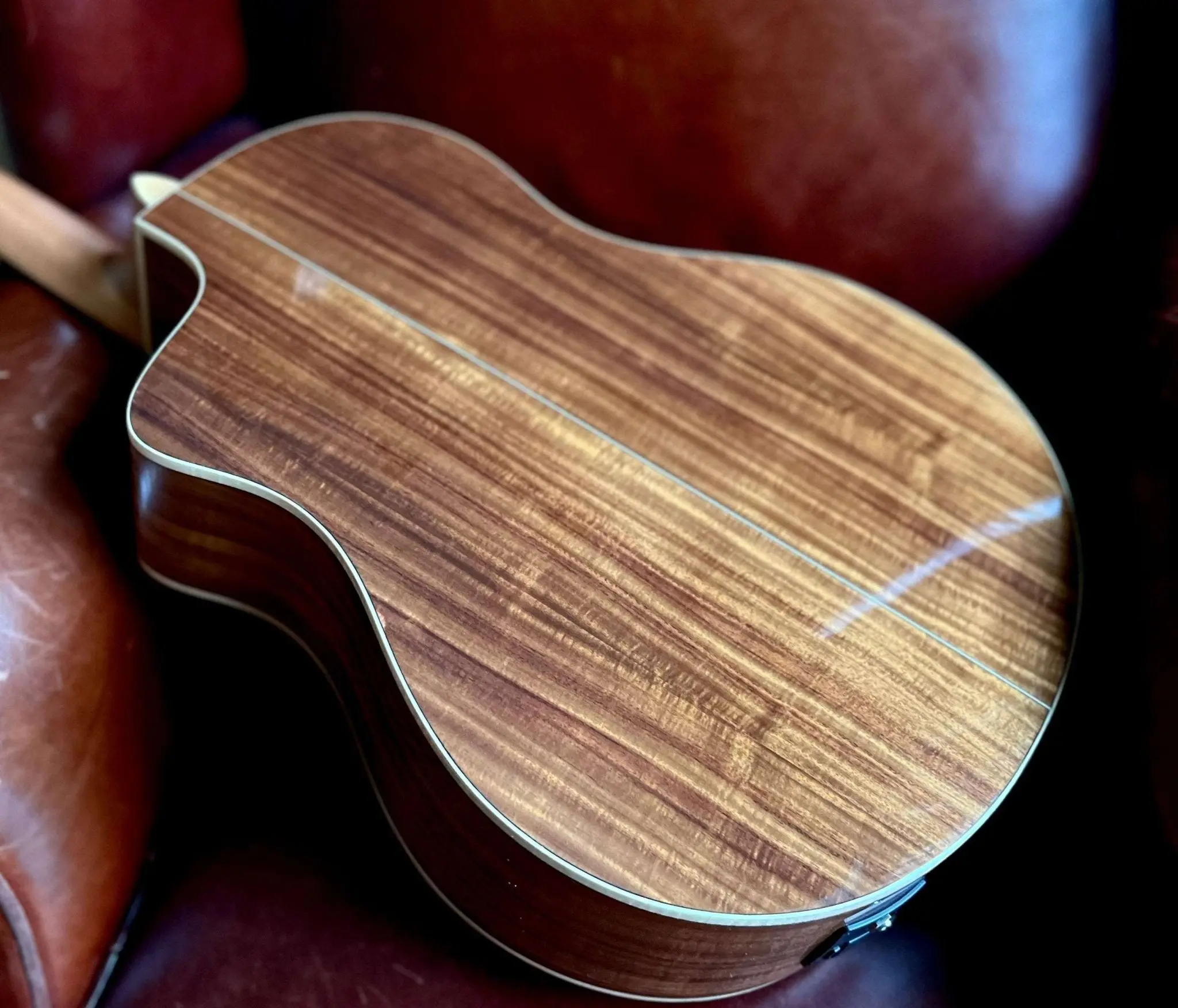 Washburn Bella Tono ALLURE SC56S - Natural Electro Acoustic Guitar - Image 3