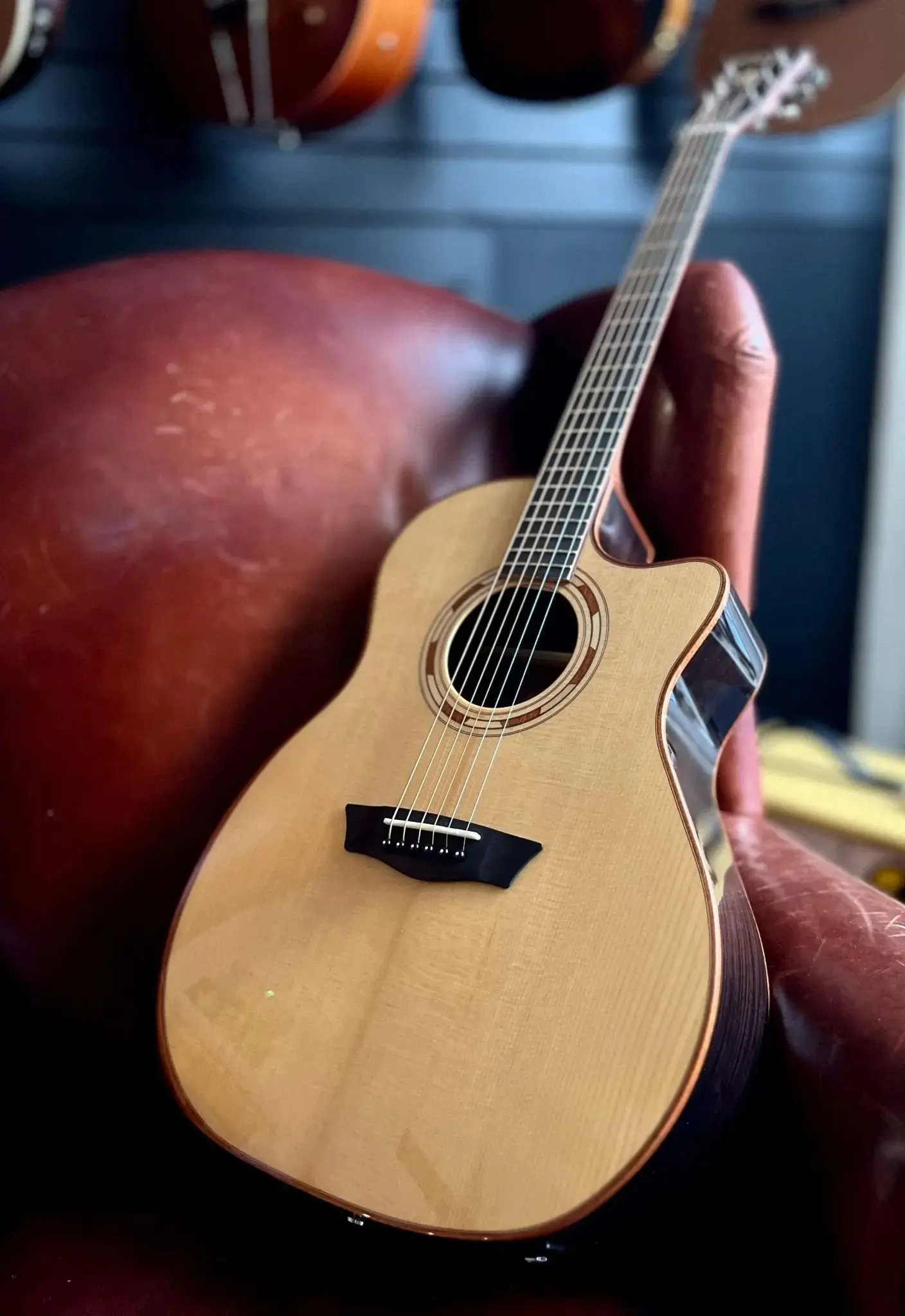 Washburn G20SCE - Grand Auditorium - Natural Electro Acoustic Guitar - Image 20